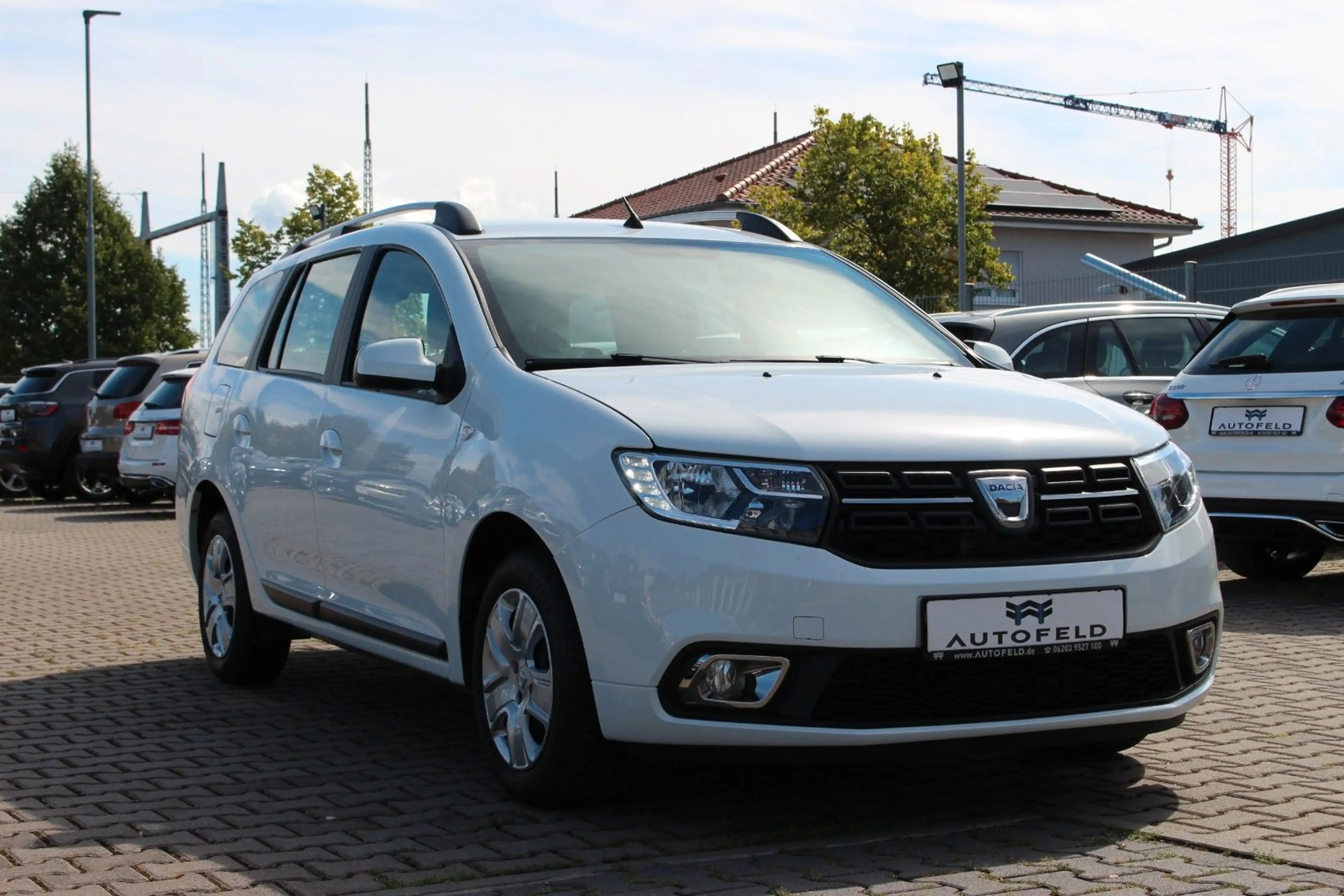 Dacia Logan /SHEFT/NAVI/AHK/RCAM/BT/TEMP/ALLWETTER/ — photo 3