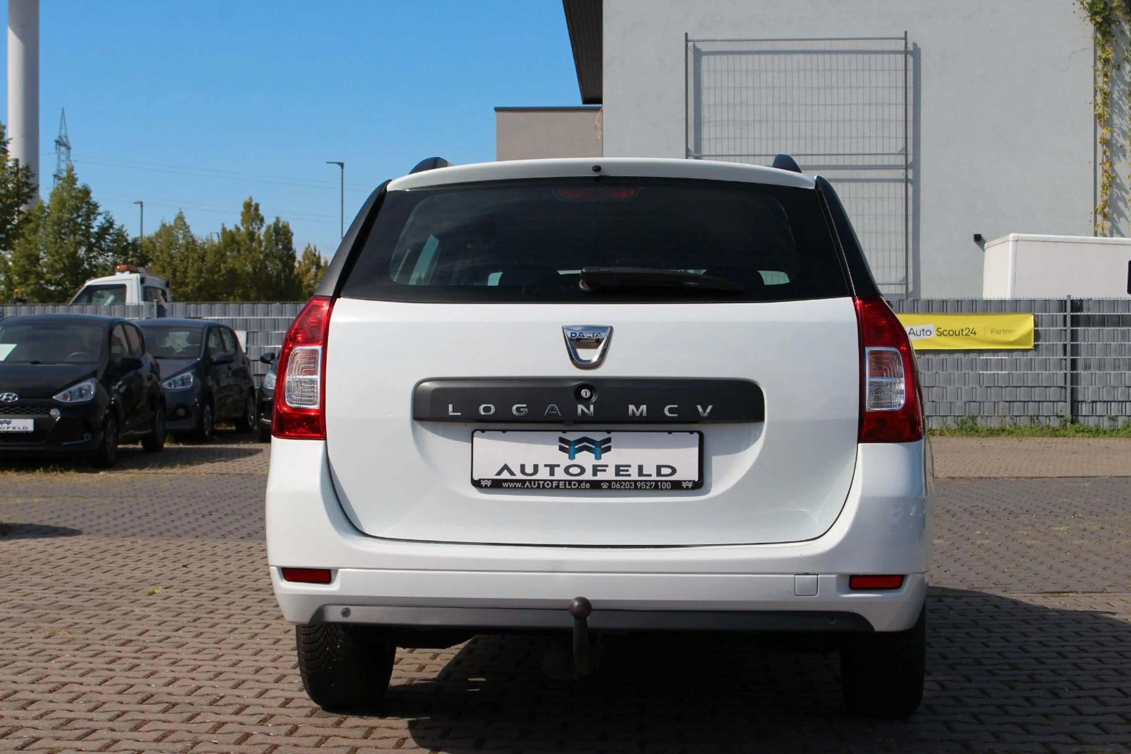 Dacia Logan /SHEFT/NAVI/AHK/RCAM/BT/TEMP/ALLWETTER/ — photo 6