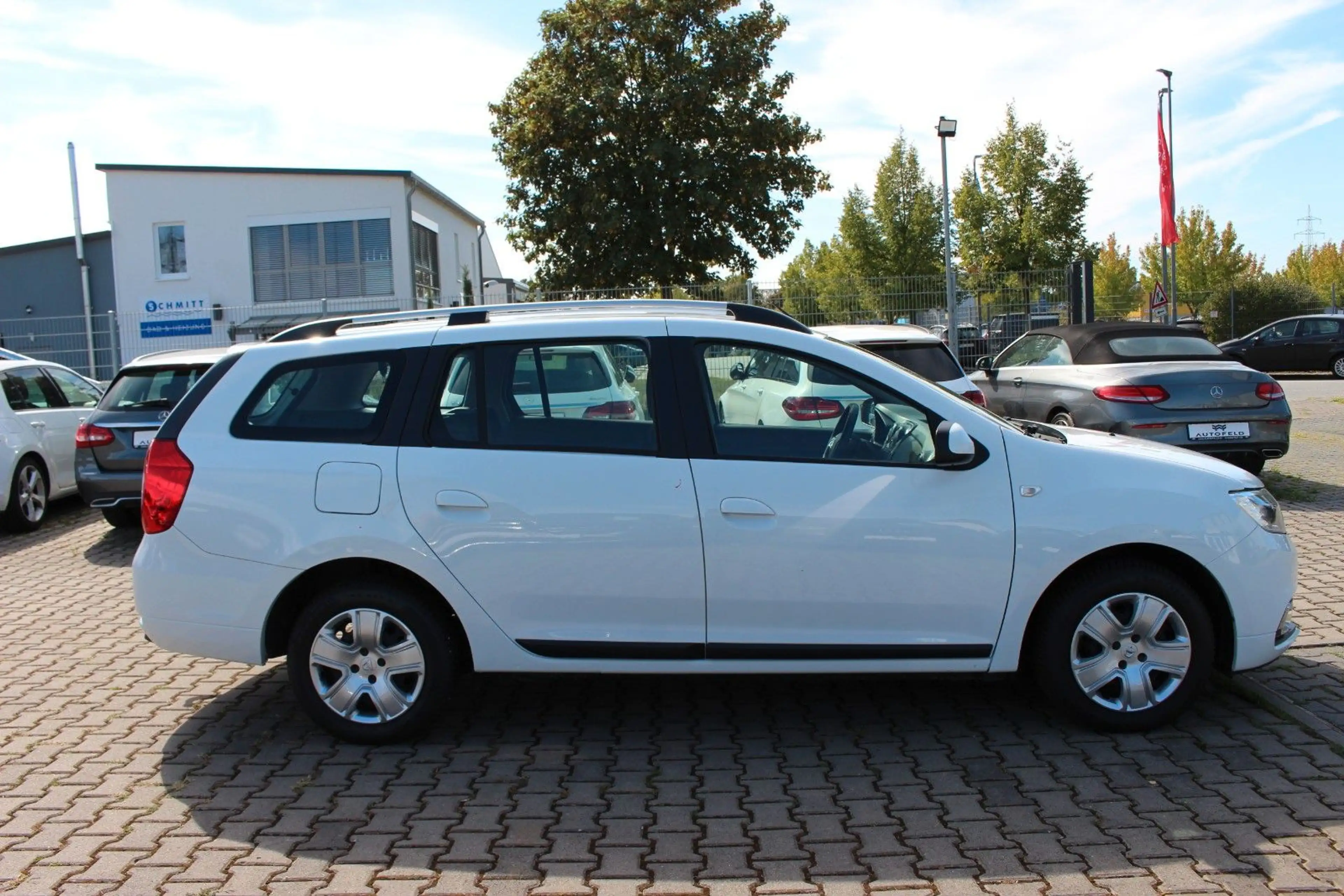 Dacia Logan /SHEFT/NAVI/AHK/RCAM/BT/TEMP/ALLWETTER/ — photo 4