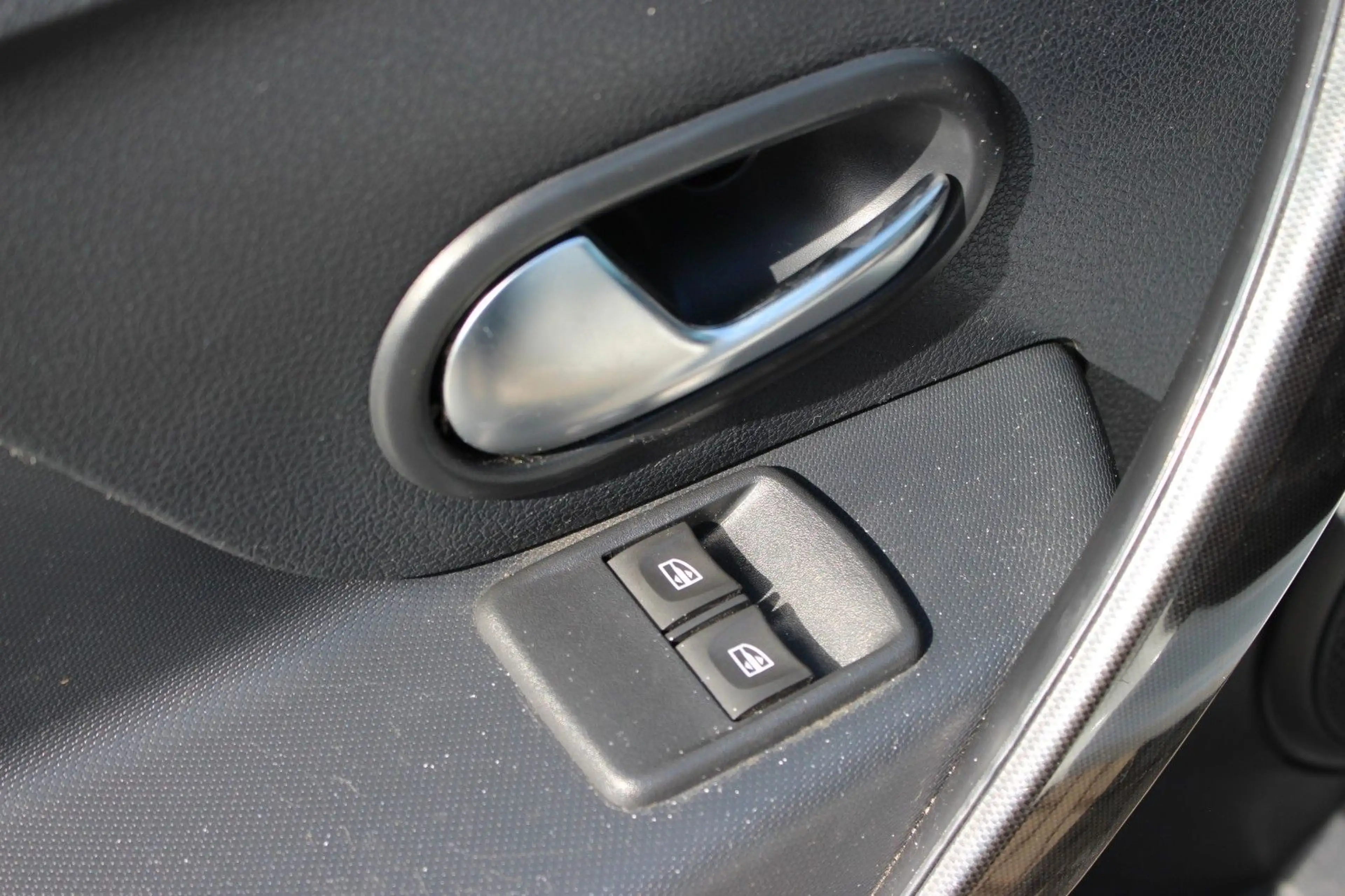 Dacia Logan /SHEFT/NAVI/AHK/RCAM/BT/TEMP/ALLWETTER/ — photo 11