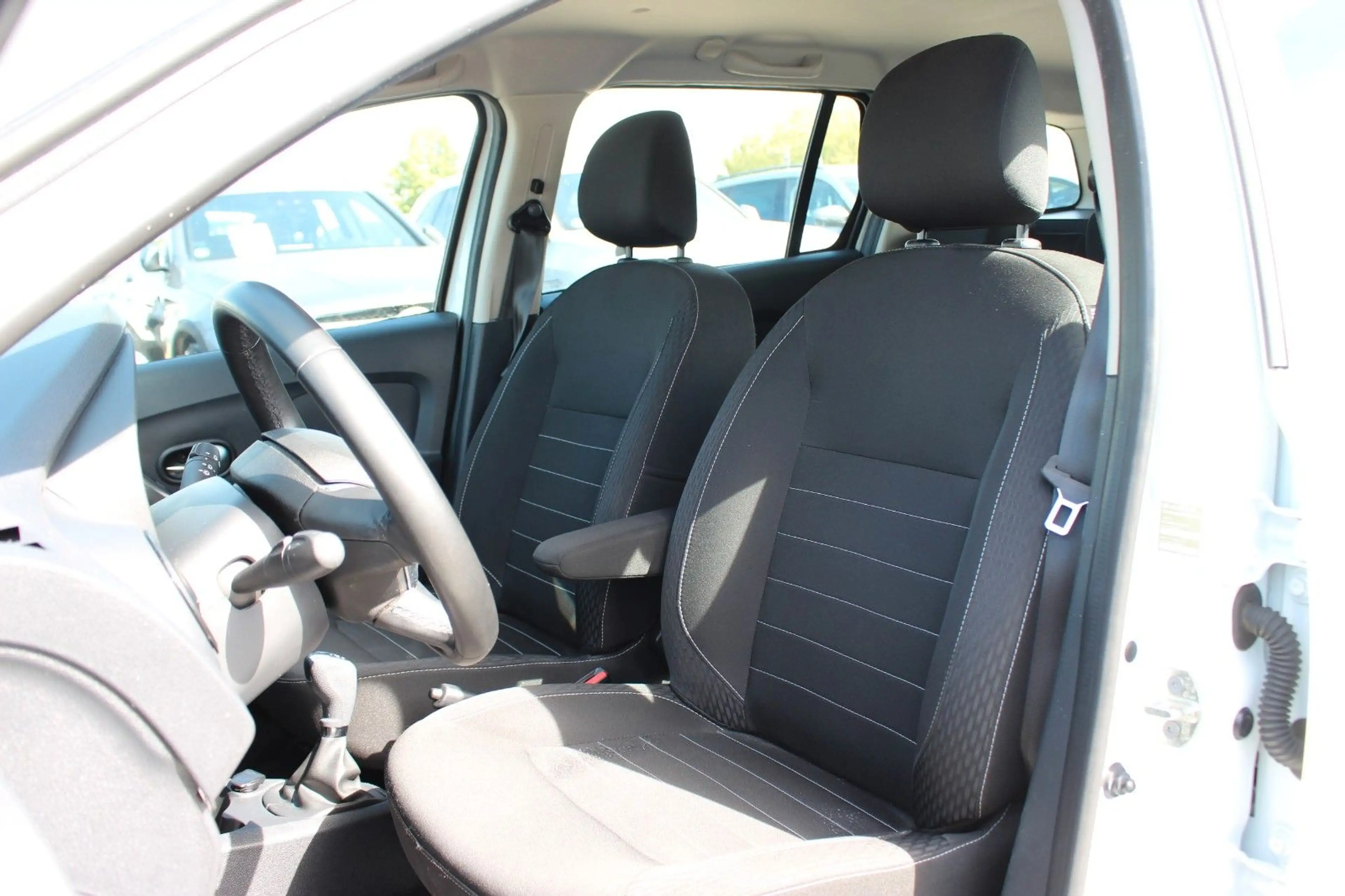 Dacia Logan /SHEFT/NAVI/AHK/RCAM/BT/TEMP/ALLWETTER/ — photo 10