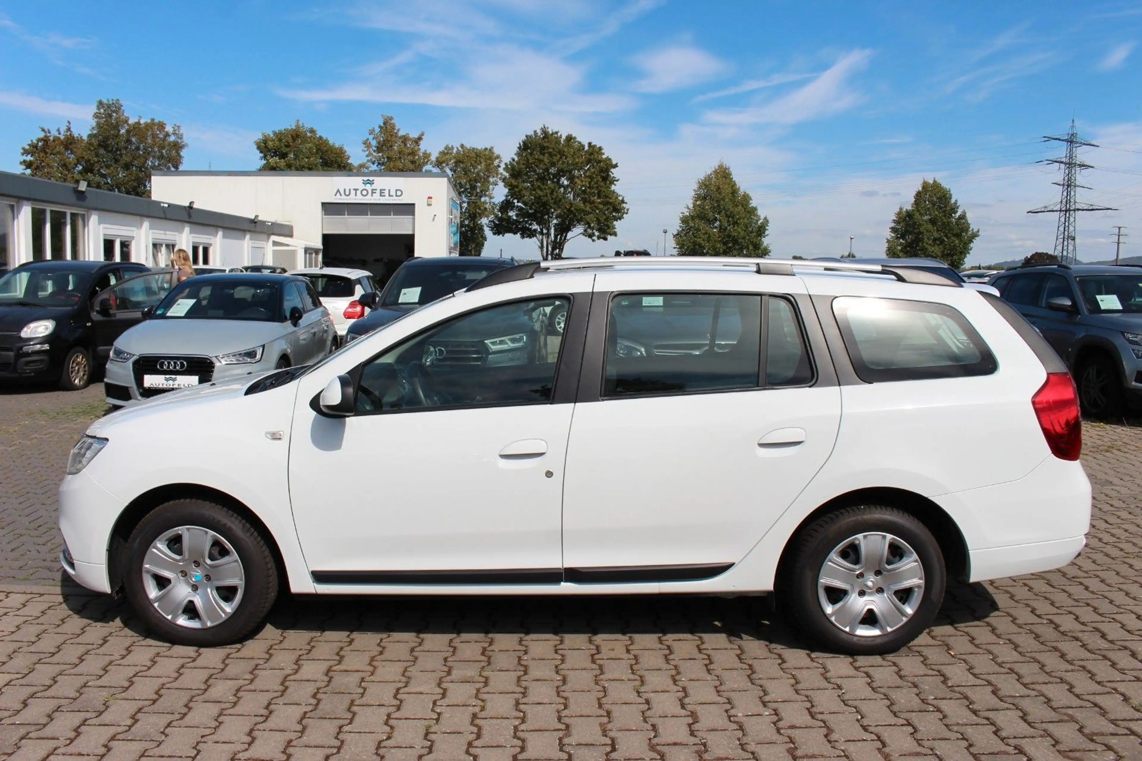 Dacia Logan /SHEFT/NAVI/AHK/RCAM/BT/TEMP/ALLWETTER/ — photo 8