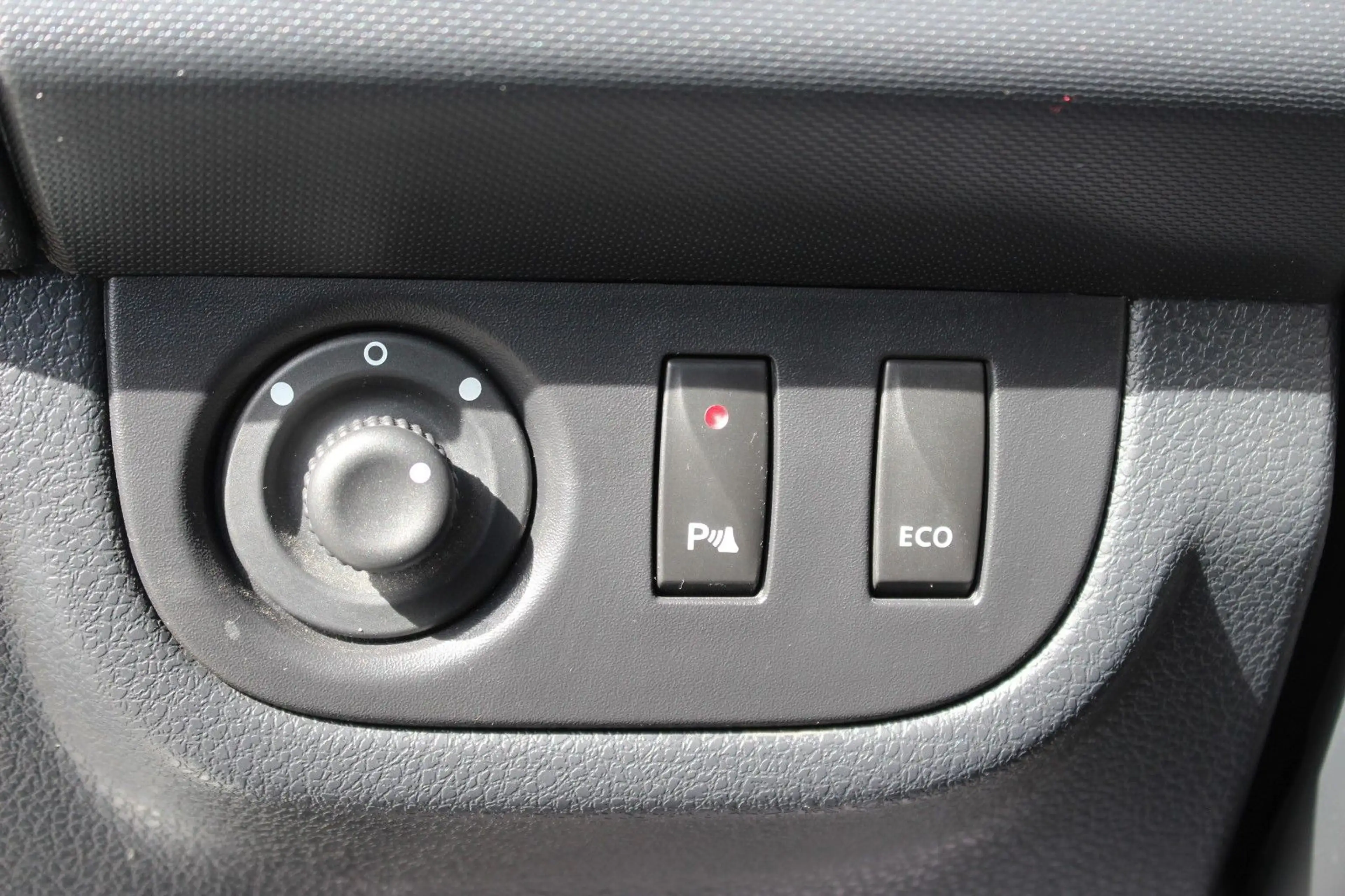 Dacia Logan /SHEFT/NAVI/AHK/RCAM/BT/TEMP/ALLWETTER/ — photo 12