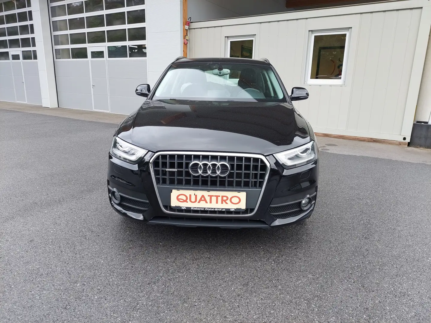 Audi Q3 2.0 TDI quattro S-tronic Schwarz - 2