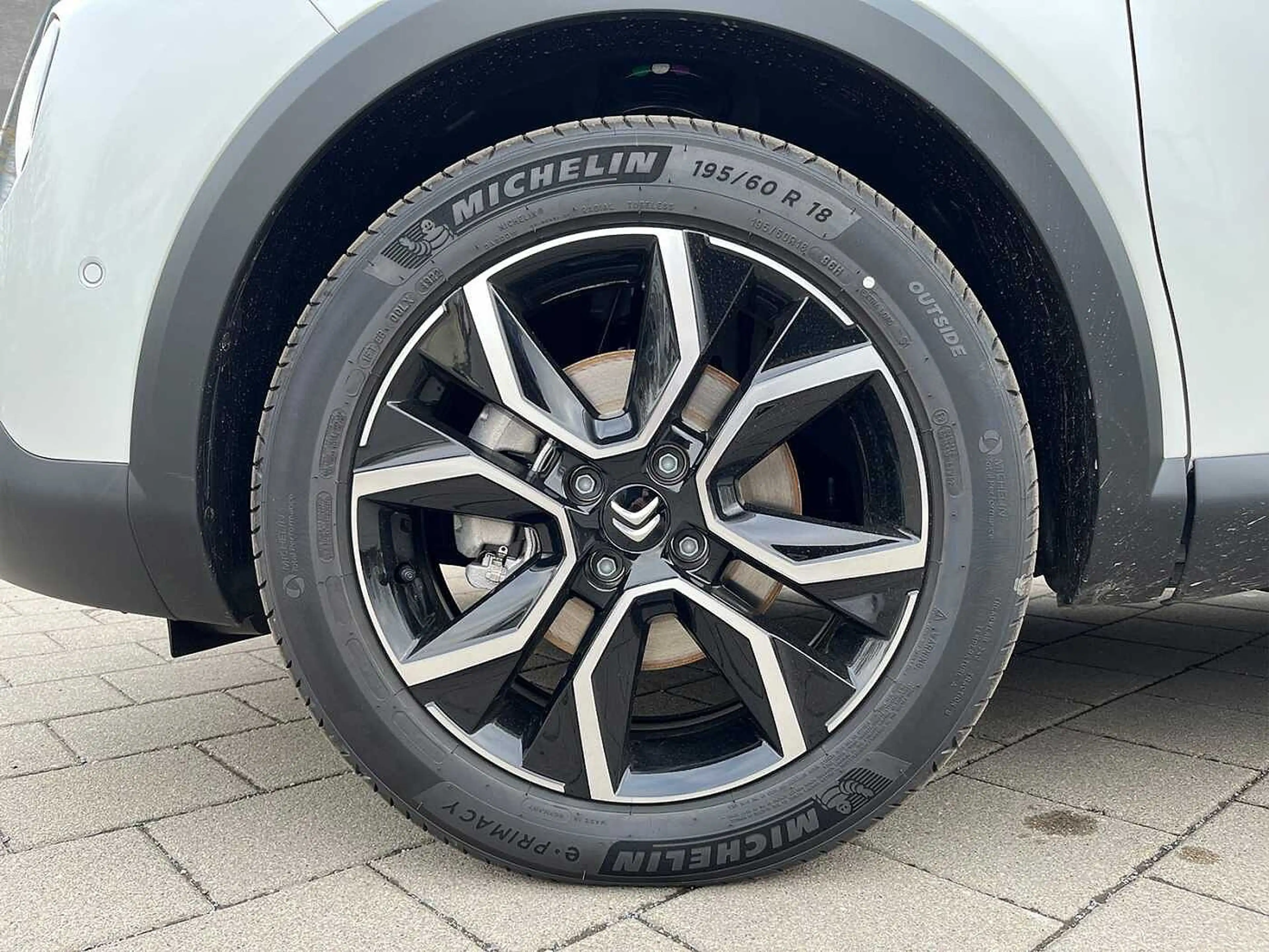 Citroen E-C4 X SHINE — photo 6