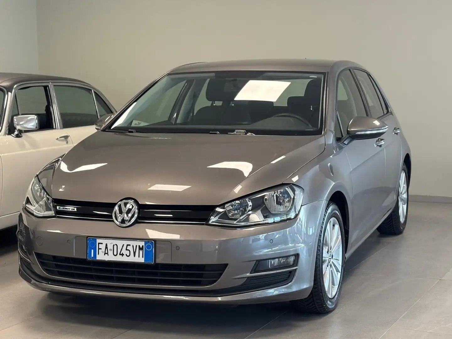 Volkswagen Golf VII 5p 1.0 Tsi Comfortline Dsg Vettura in arrivo Grau - 1