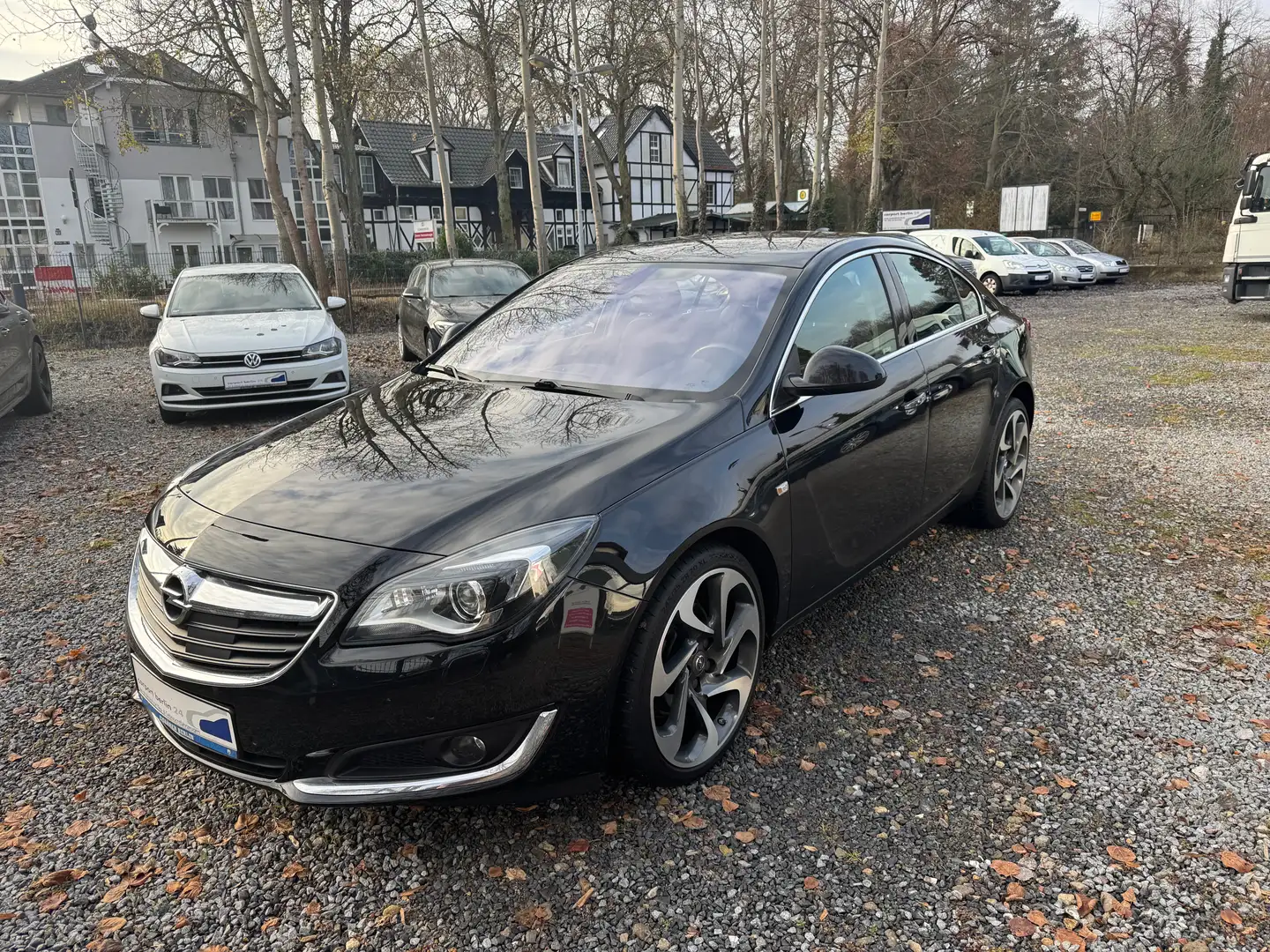 Opel Insignia Innovation Schwarz - 1