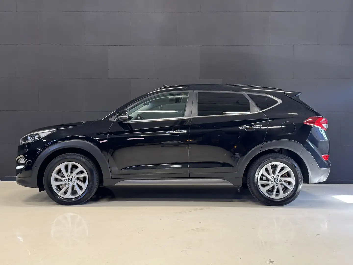 Hyundai TUCSON 1.6 T-GDi Premium 4WD 177PK Automaat | Panoramadak Zwart - 2
