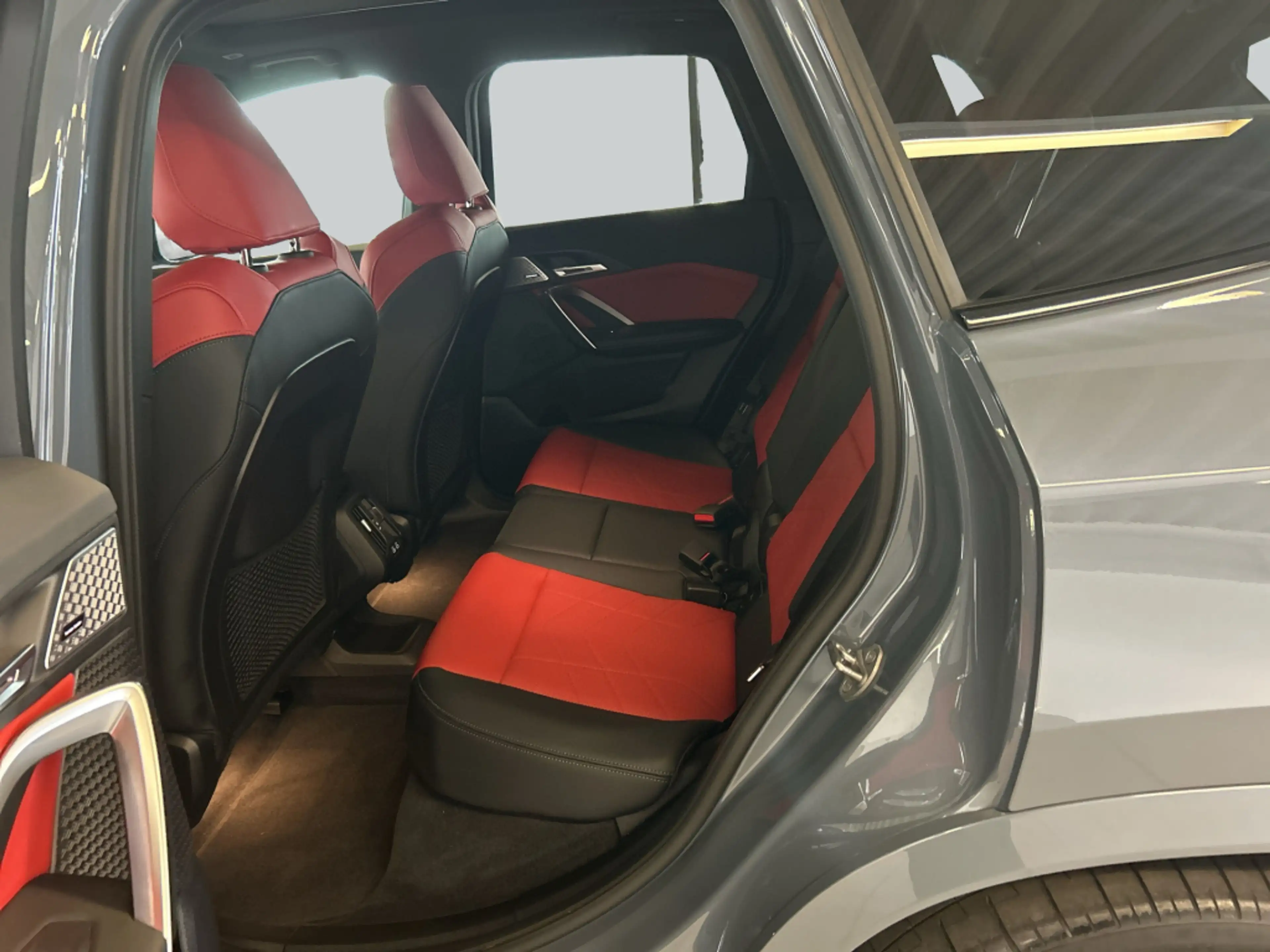 BMW iX1 xDrive30 M Sportpaket LED* Head-Up* HiFi* — photo 12