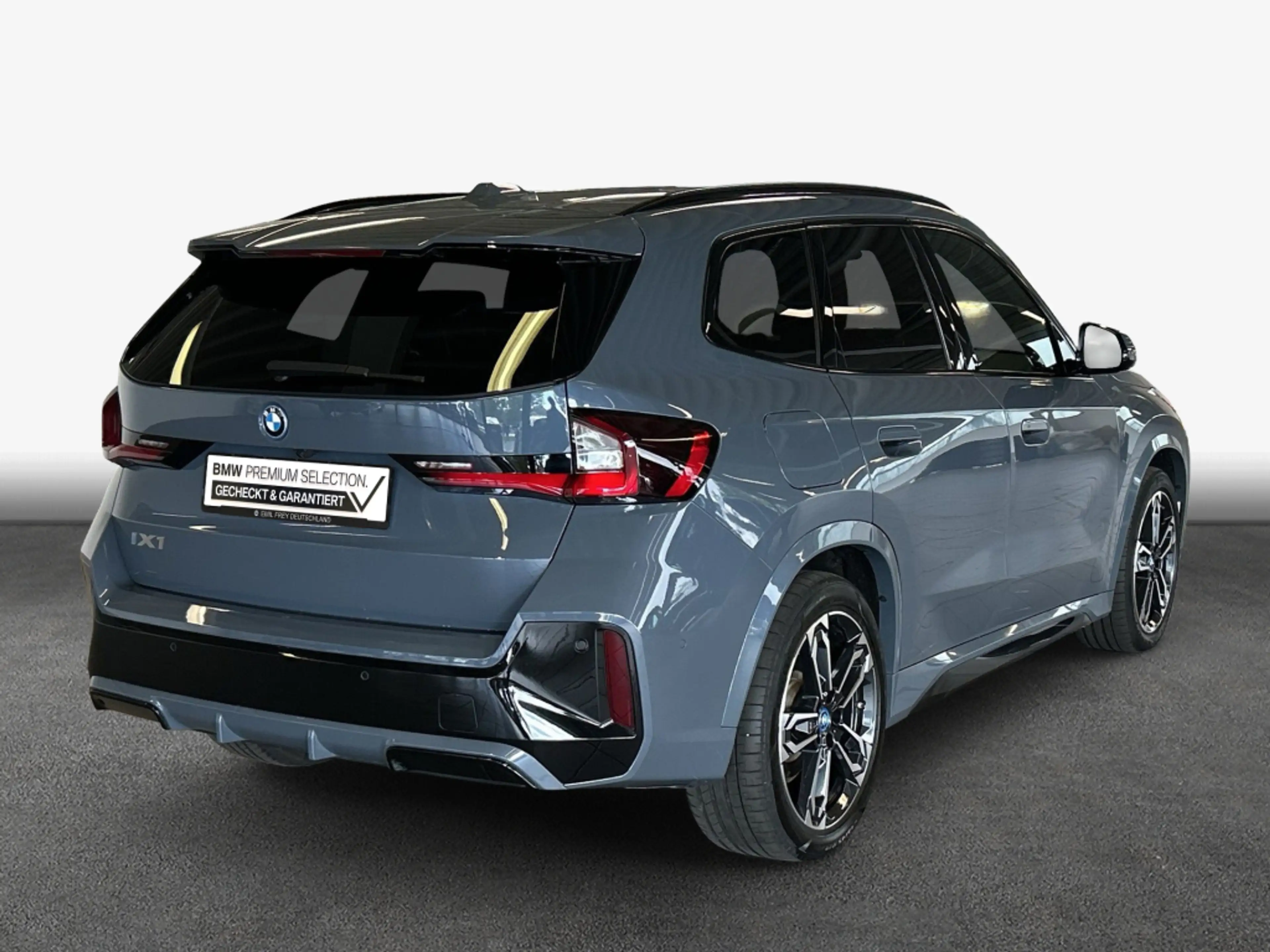BMW iX1 xDrive30 M Sportpaket LED* Head-Up* HiFi* — photo 2