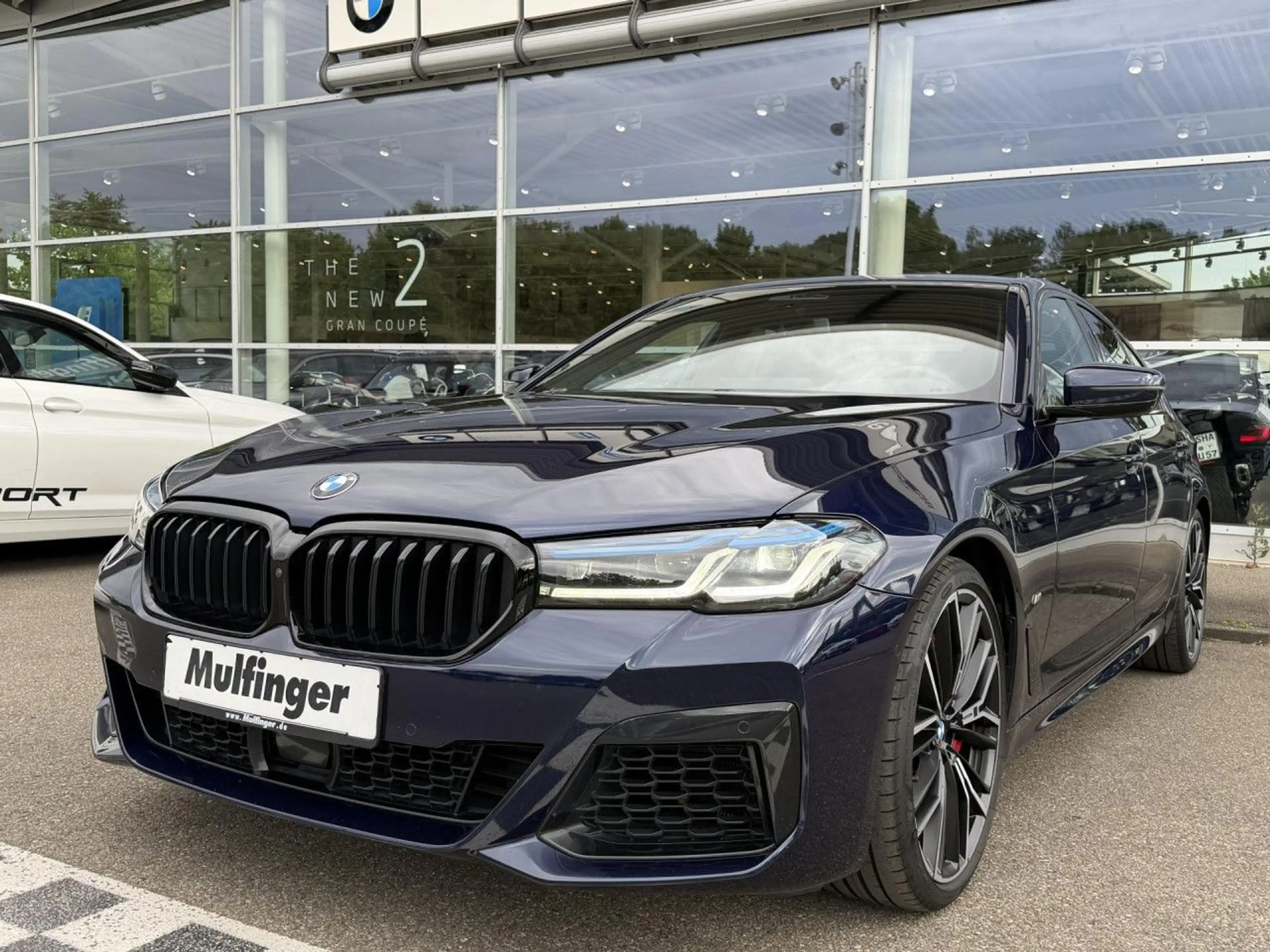 BMW M550 i xDrive HUD ACC SoftClose.T KomfZ Har/Kar SHZ — photo 3