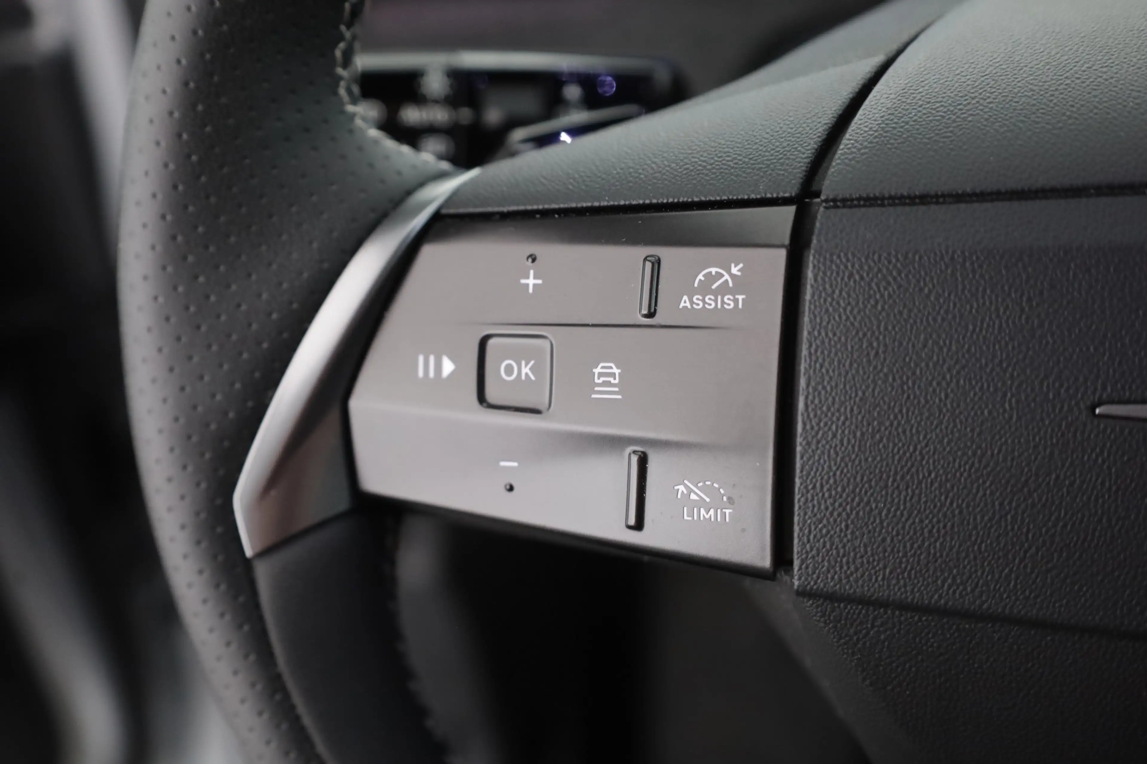 Opel Grandland GS 1.2DI Turbo Hybrid Aut. LED ACC Navi — photo 15