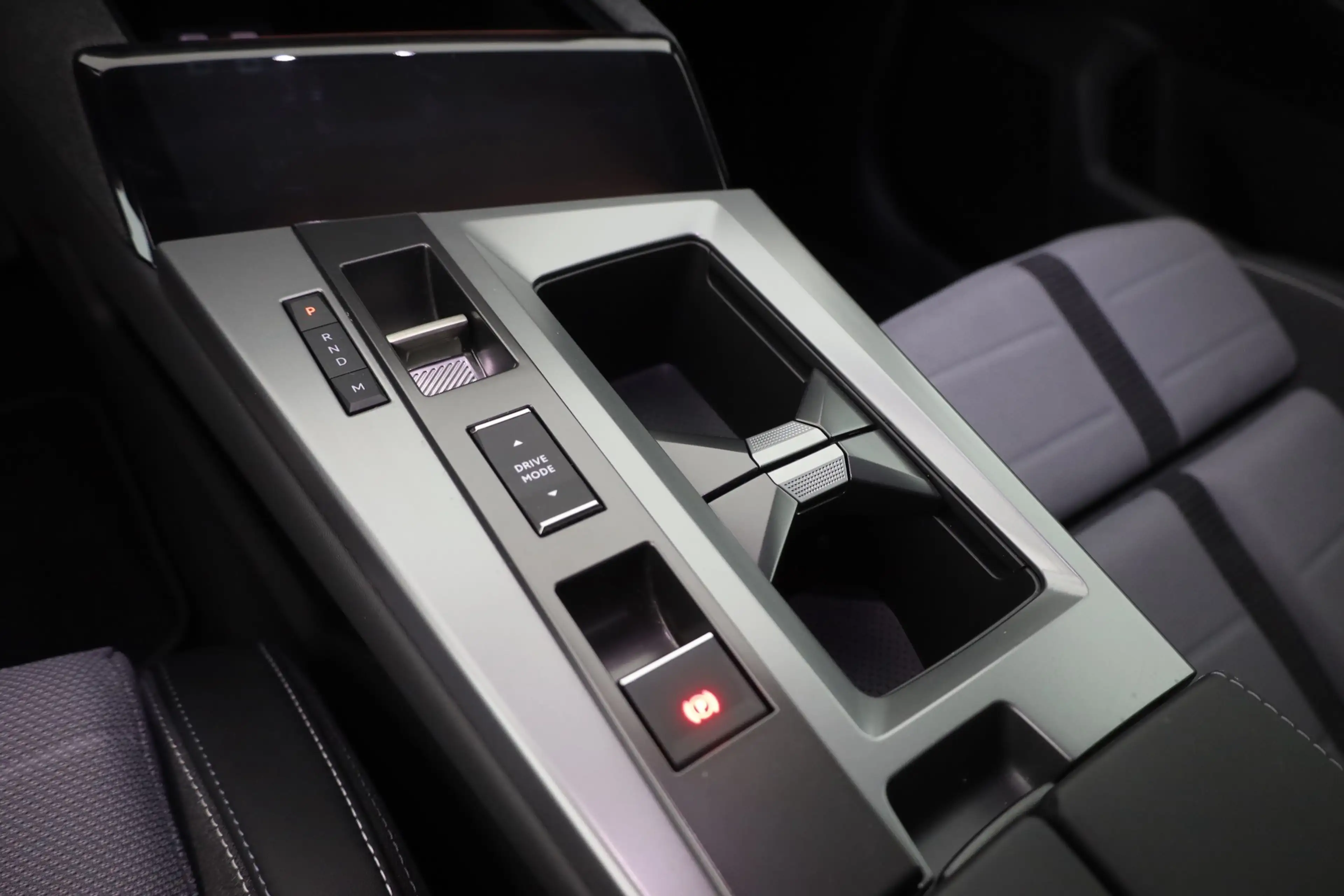 Opel Grandland GS 1.2DI Turbo Hybrid Aut. LED ACC Navi — photo 13
