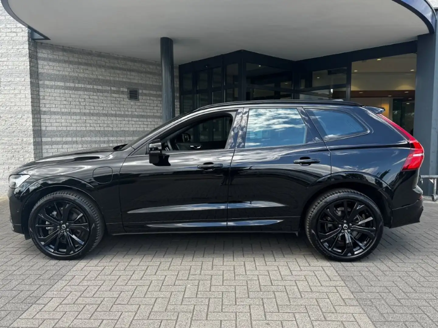 Volvo XC60 T6 Plug-In Hybrid 350pk Aut AWD Plus Black Edition Negro - 2