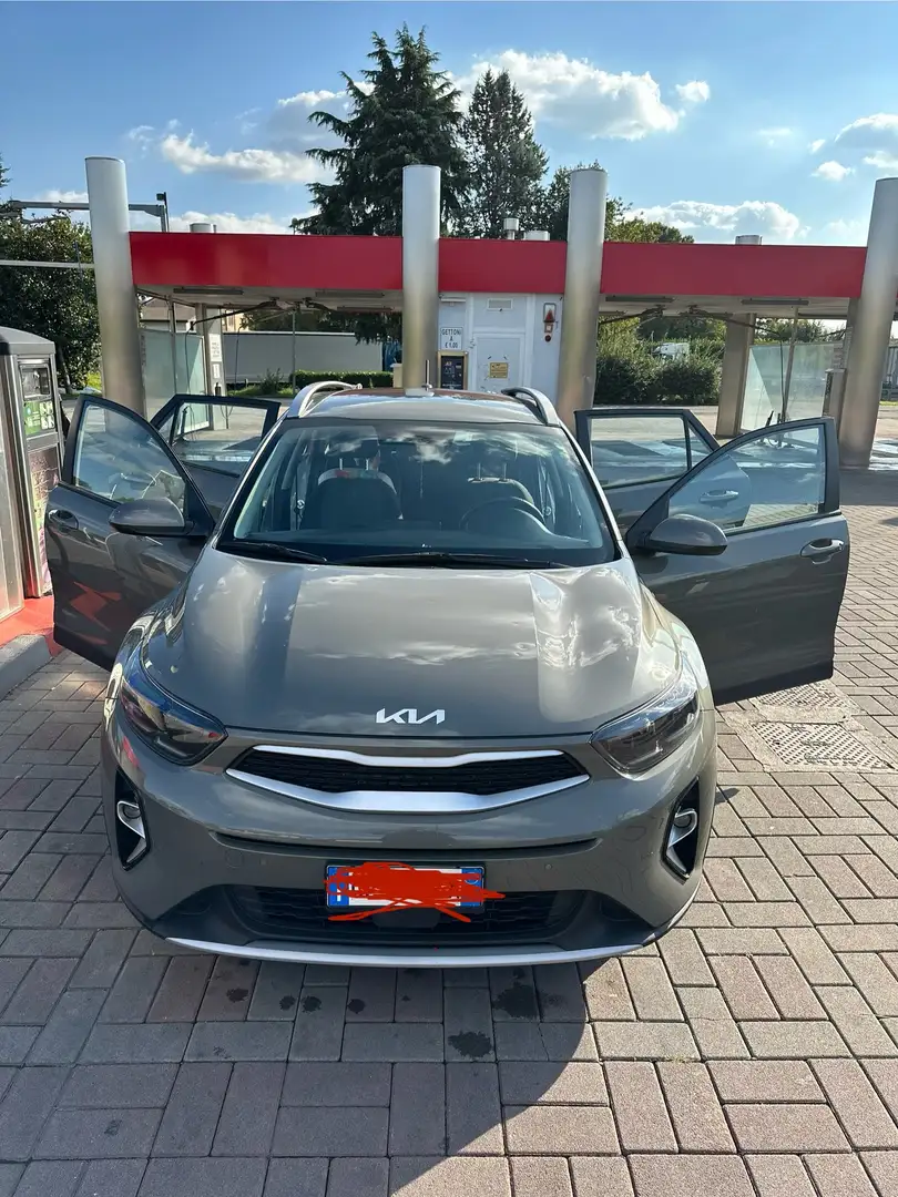Kia Stonic 1.2 dpi Urban s/Smart Pack 84cv Grigio - 1