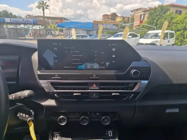 Citroen C4 view 13