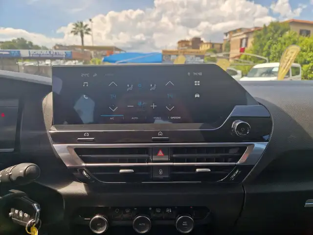 Citroen C4 view 12
