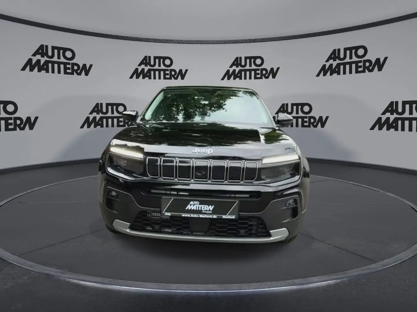 Jeep Avenger Summit MY25 1,2l T3 74kW MT Schwarz - 2