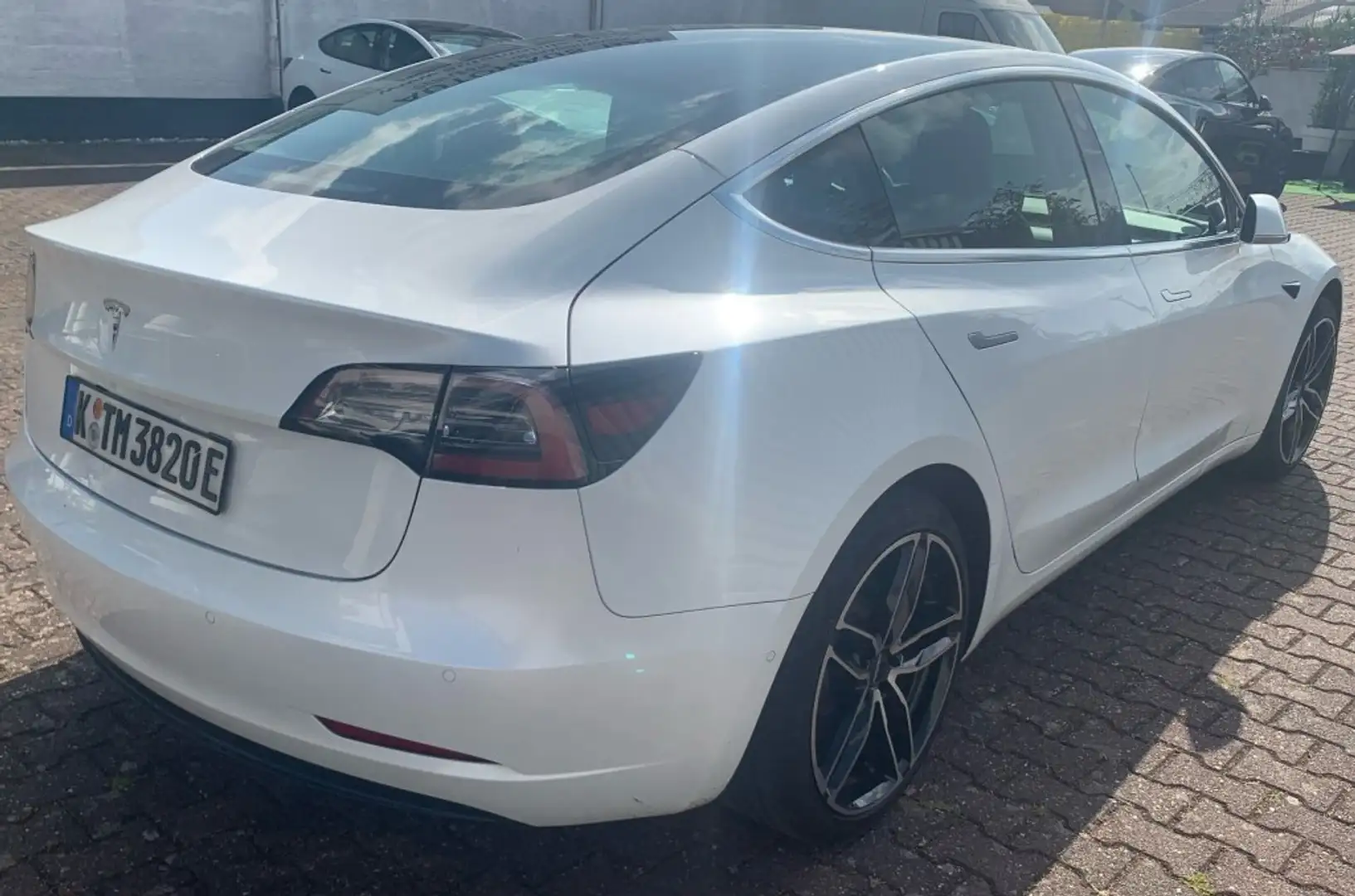 Tesla Model 3 Standard Range+ * 19 Zoll * Weiß - 2
