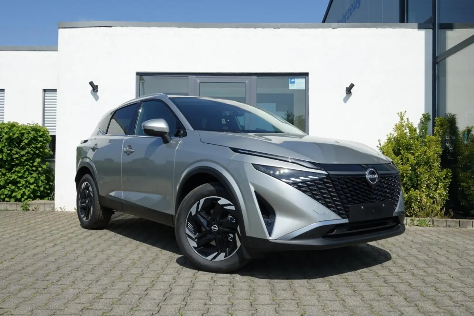 Nissan Qashqai N-Connecta Xtronic Panod/ WinterPak/ AHK Silber - 1