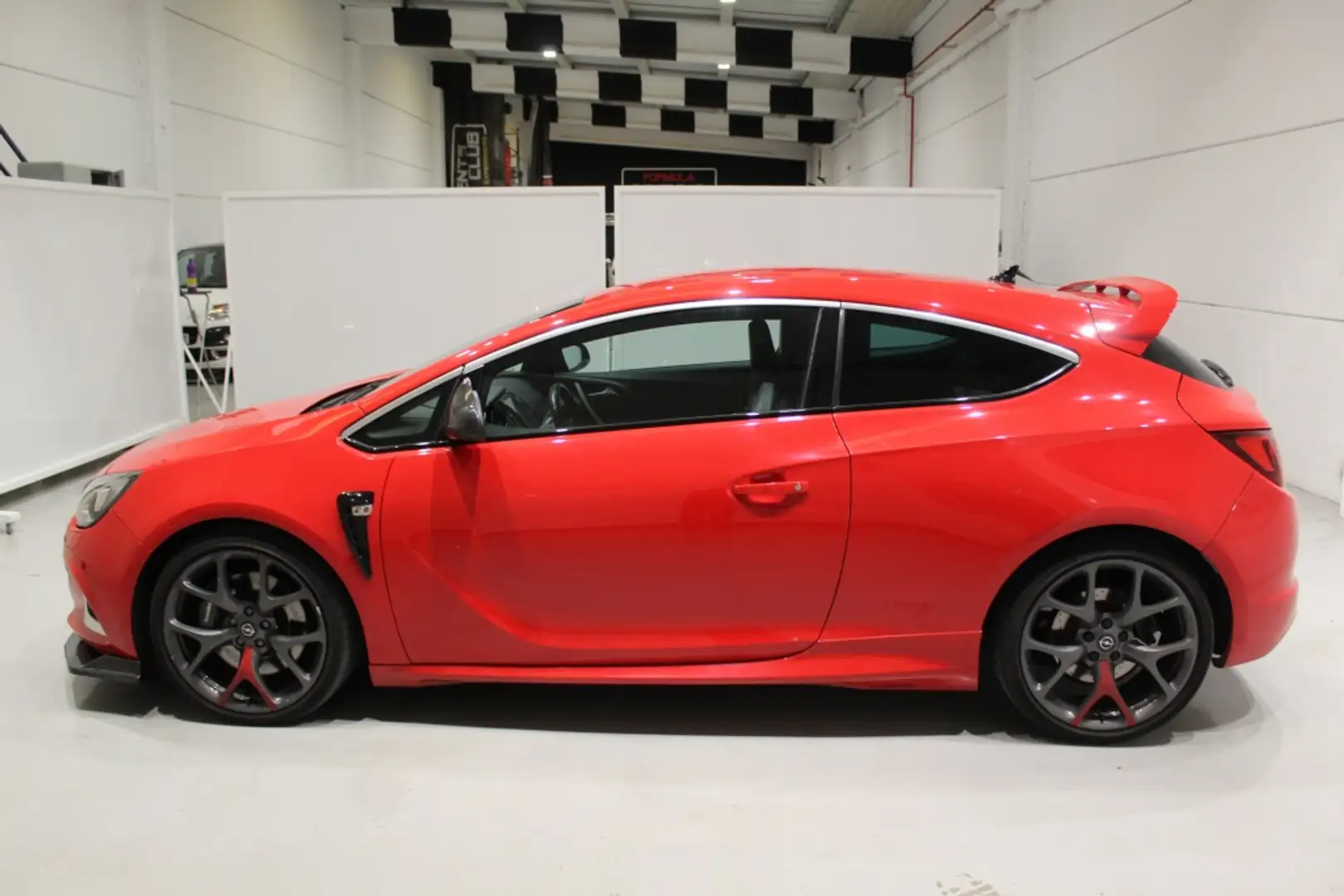 Opel Astra GTC 2.0 T S/S OPC Rot - 1