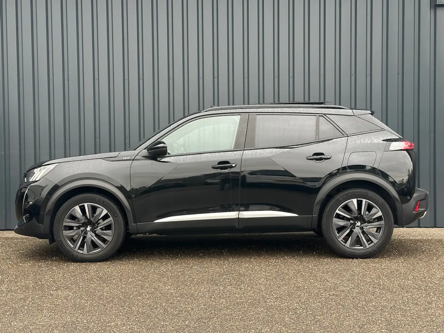 Peugeot 2008 1.2 Turbo 130pk GT Pack I Schuif/Kanteldak I Focal Zwart - 2