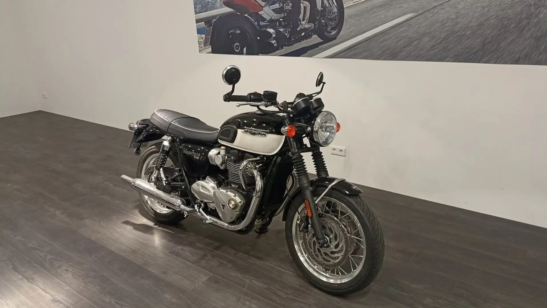 Triumph Bonneville T120 Modell 2025 mit Zubehör Noir - 2