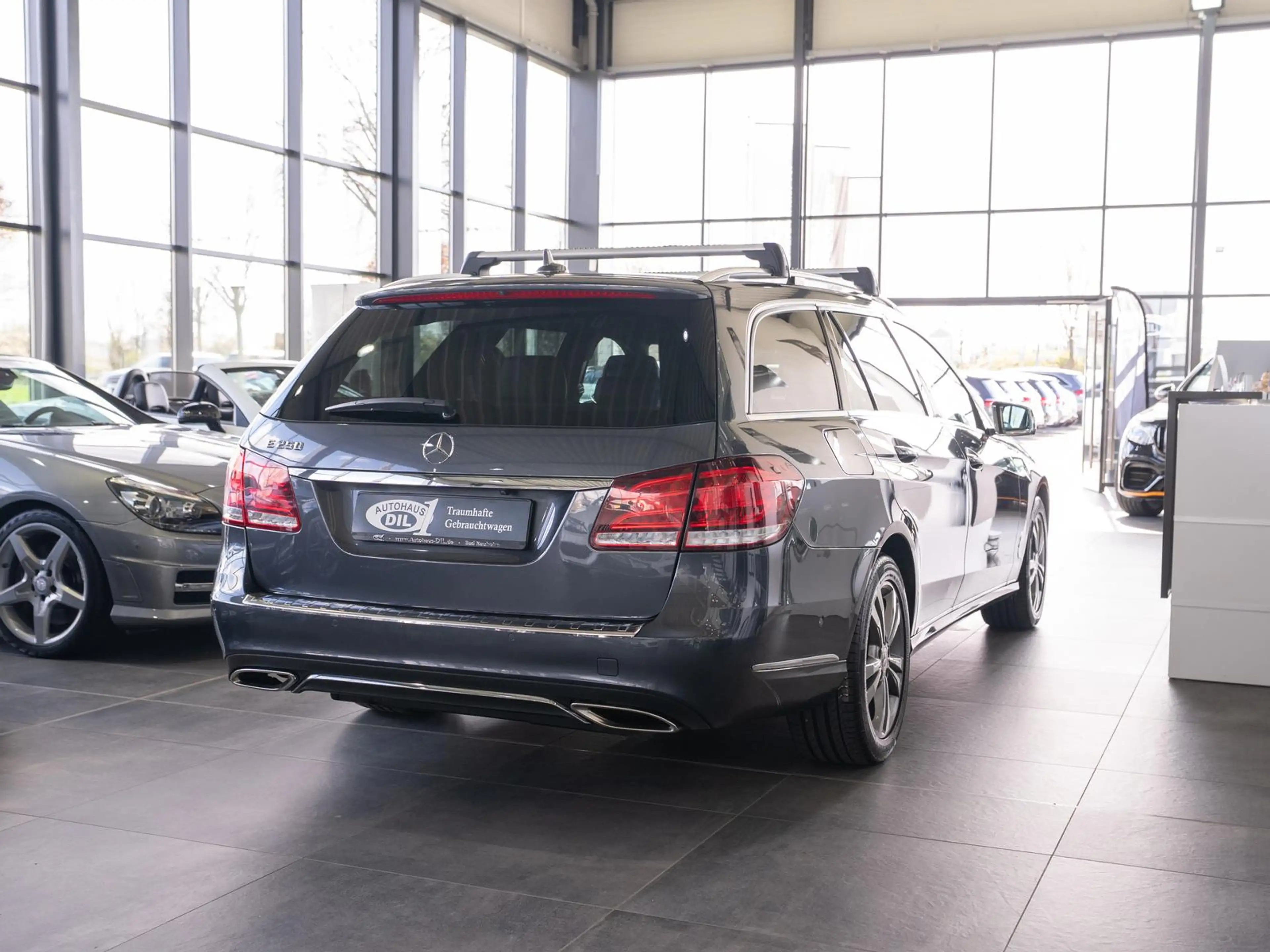 Mercedes-Benz E 250 T 7G-TRONIC *360°-KAM*DISTR.+*LEDER*2.HD* — photo 6