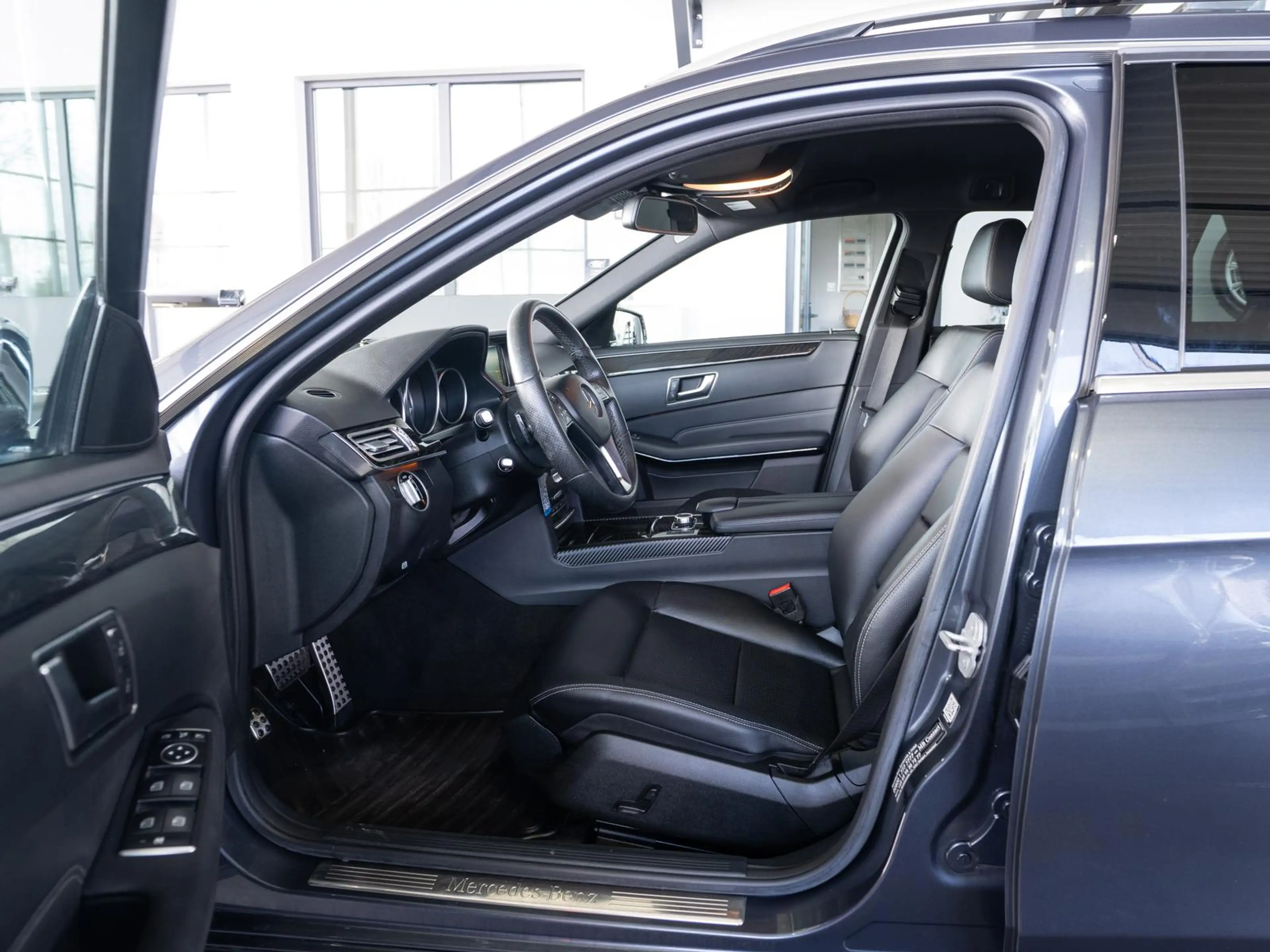 Mercedes-Benz E 250 T 7G-TRONIC *360°-KAM*DISTR.+*LEDER*2.HD* — photo 9