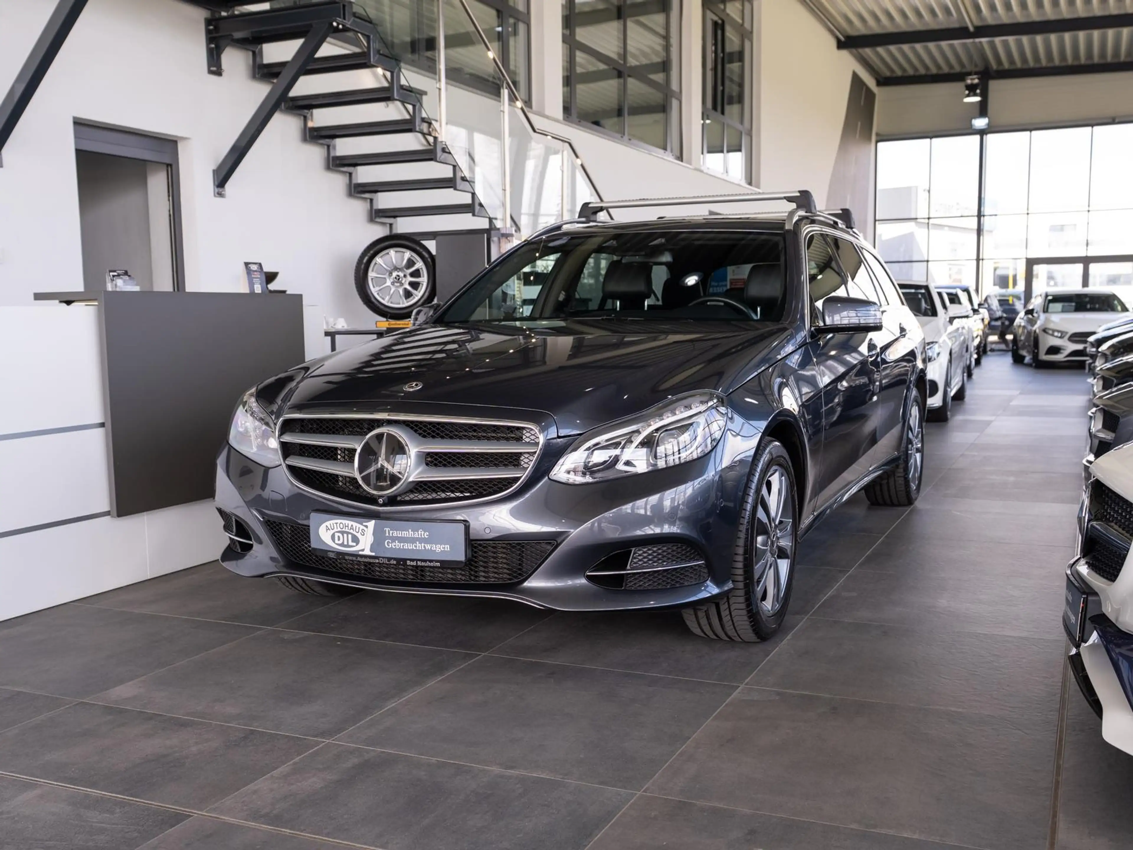 Mercedes-Benz E 250 T 7G-TRONIC *360°-KAM*DISTR.+*LEDER*2.HD* — photo 3