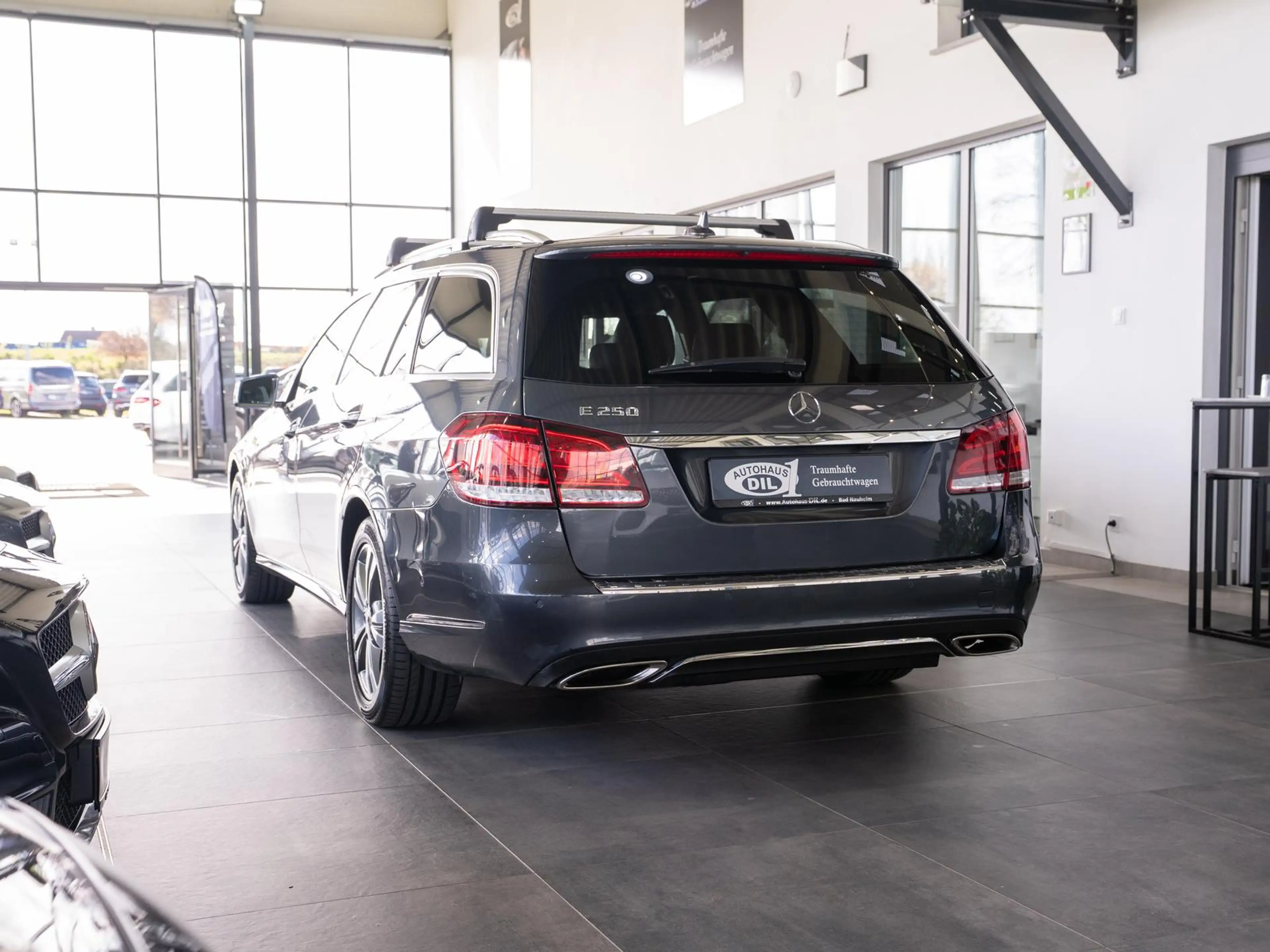 Mercedes-Benz E 250 T 7G-TRONIC *360°-KAM*DISTR.+*LEDER*2.HD* — photo 5
