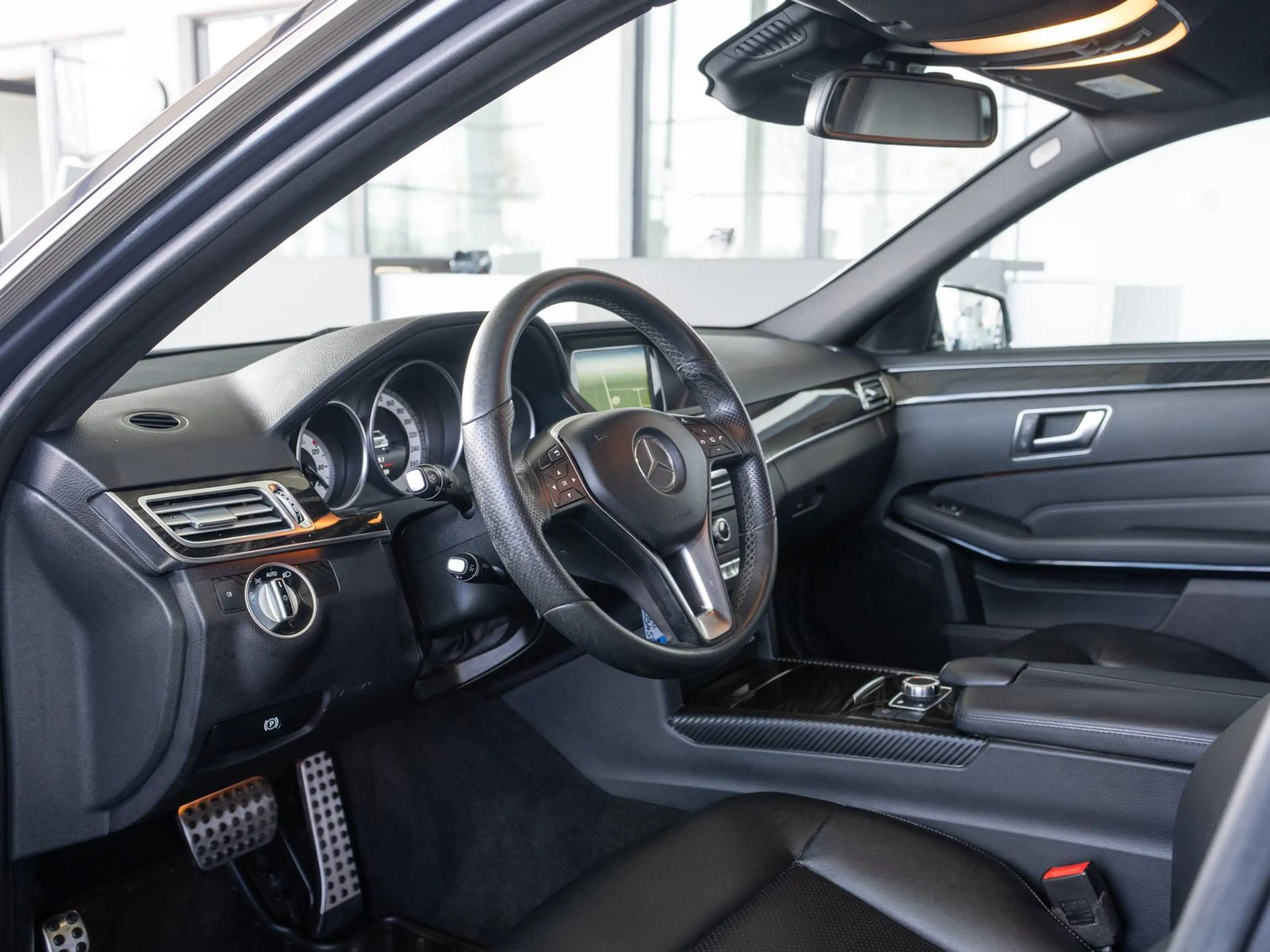 Mercedes-Benz E 250 T 7G-TRONIC *360°-KAM*DISTR.+*LEDER*2.HD* — photo 13