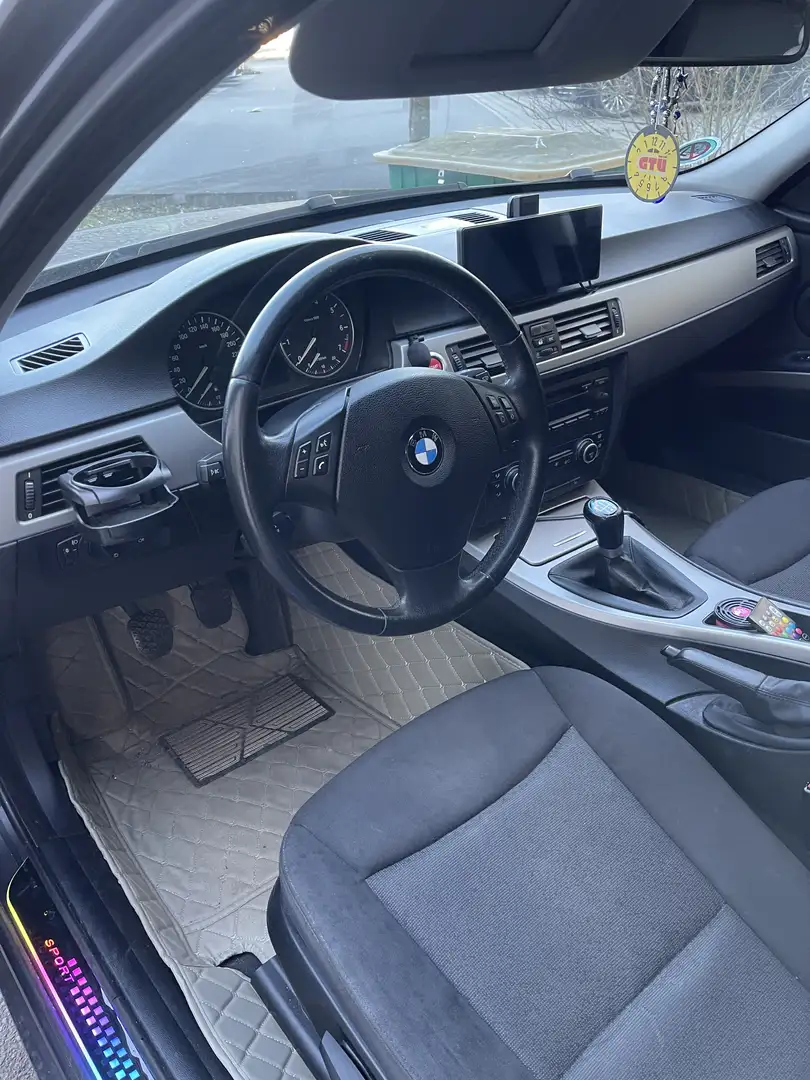 BMW 320 320i Touring Grau - 2