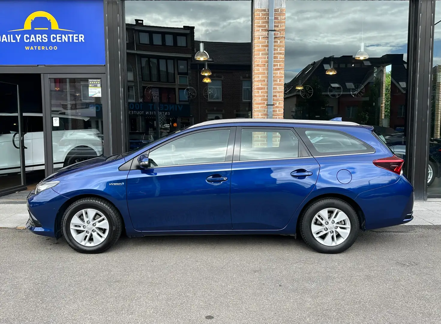 Toyota Auris SW HEV 1.8i HSD Comfort E-CVT I Navi I Camera I Blauw - 2