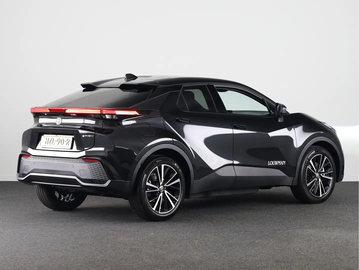 Toyota C-HR 2.0 Plug-in Hybrid 220 Executive met Plus Pack *DE Zwart - 2