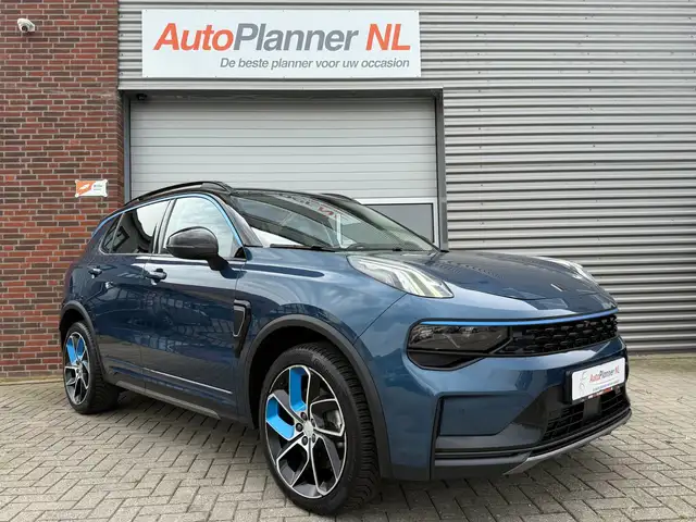 Lynk & Co 01