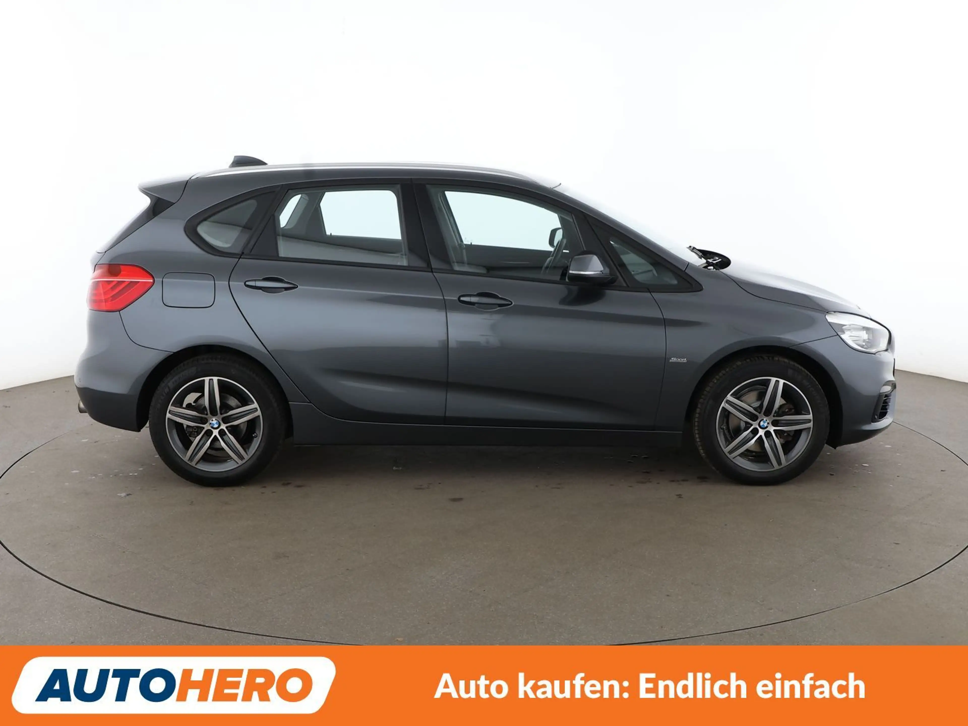 BMW 220 220i Active Tourer Sport Line Aut.*NAVI*LED*TEMPO* — photo 7