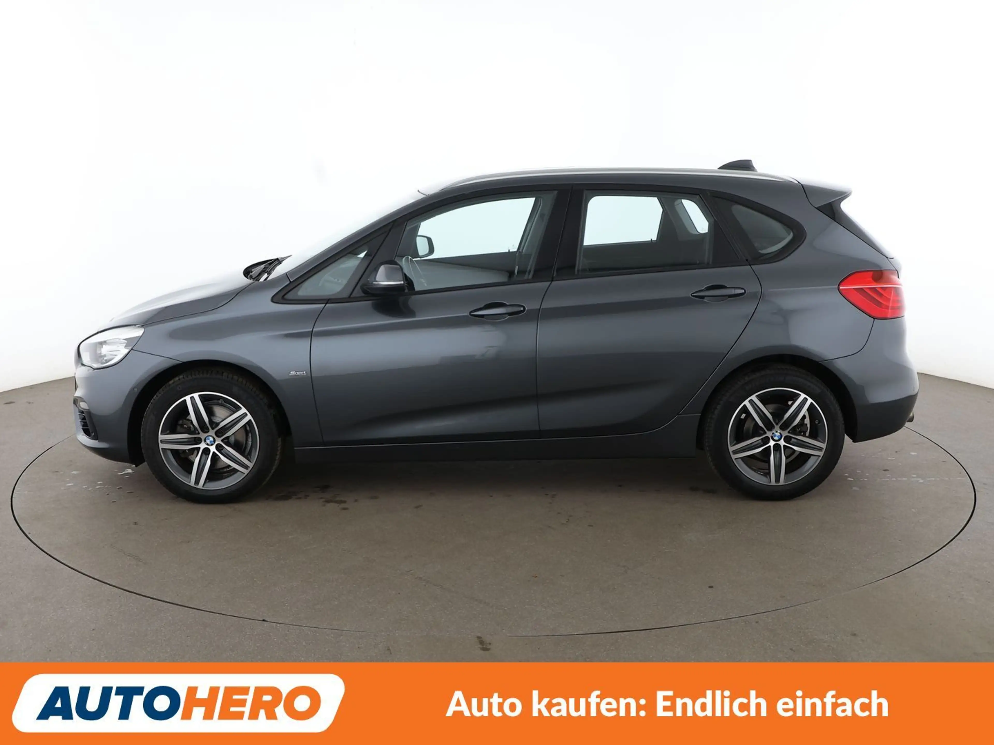 BMW 220 220i Active Tourer Sport Line Aut.*NAVI*LED*TEMPO* — photo 3