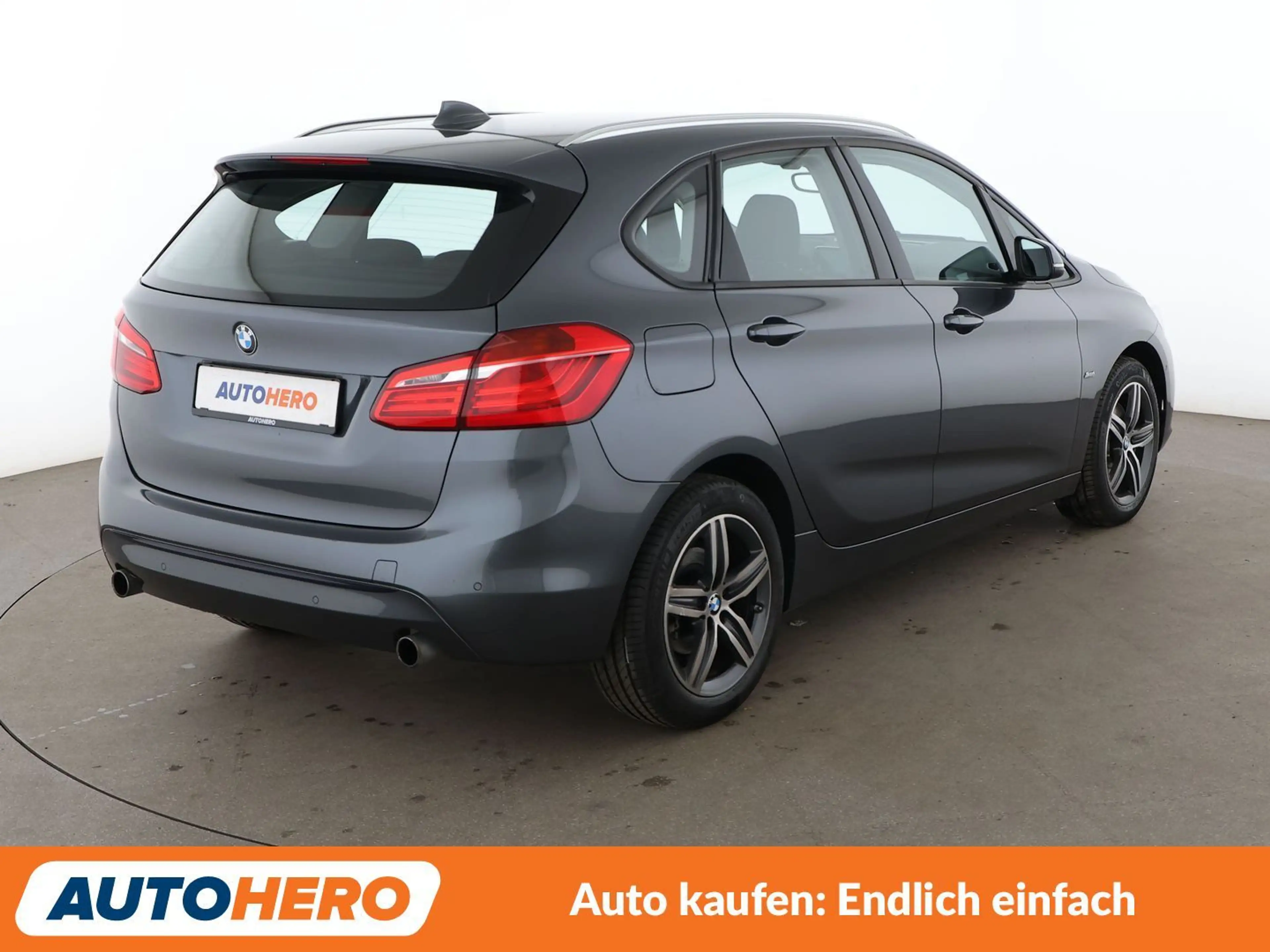 BMW 220 220i Active Tourer Sport Line Aut.*NAVI*LED*TEMPO* — photo 6