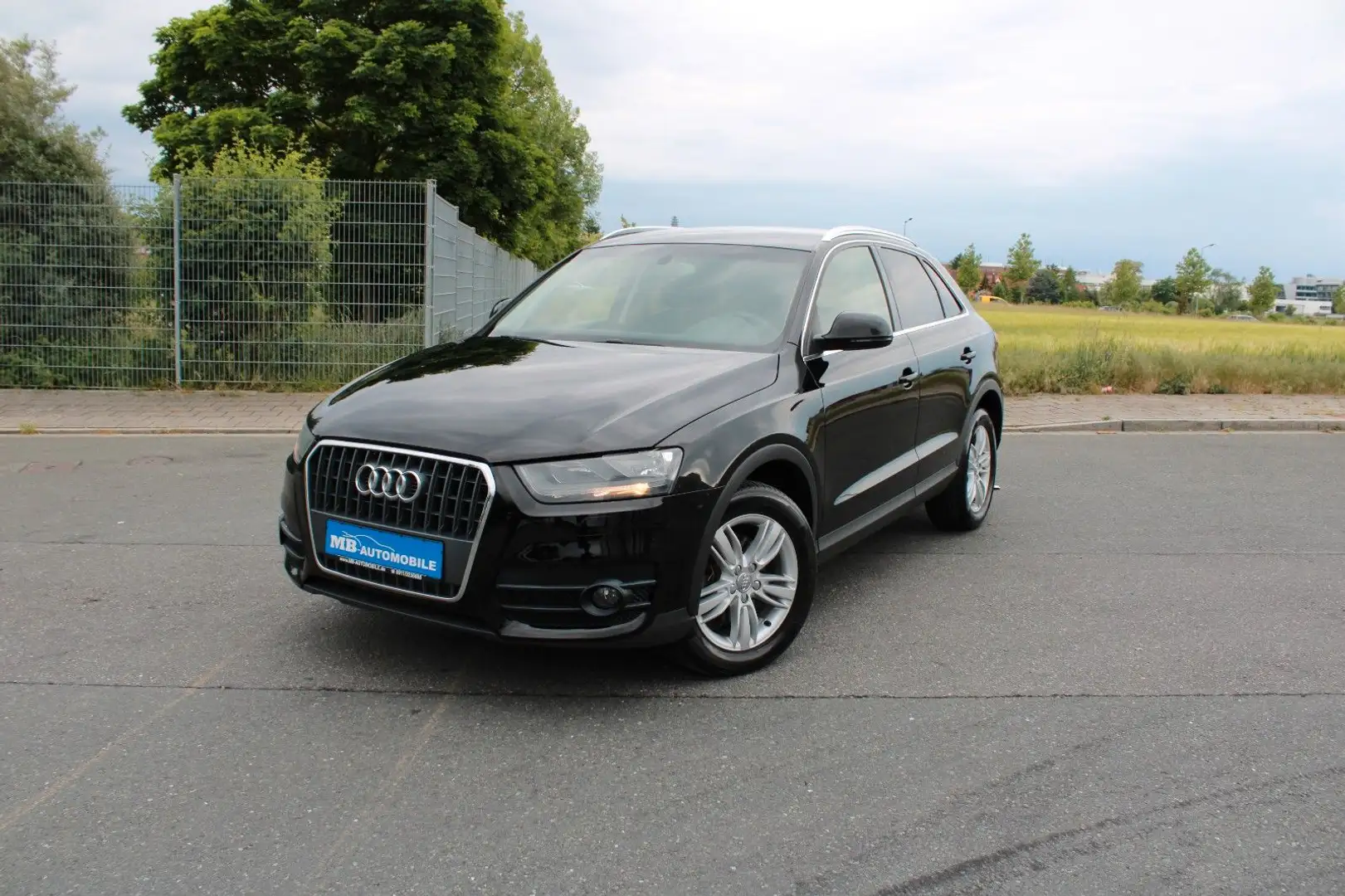 Audi Q3 2.0 TFSI quattro Sitzhzg. Klima PDC 17"Alu Schwarz - 1