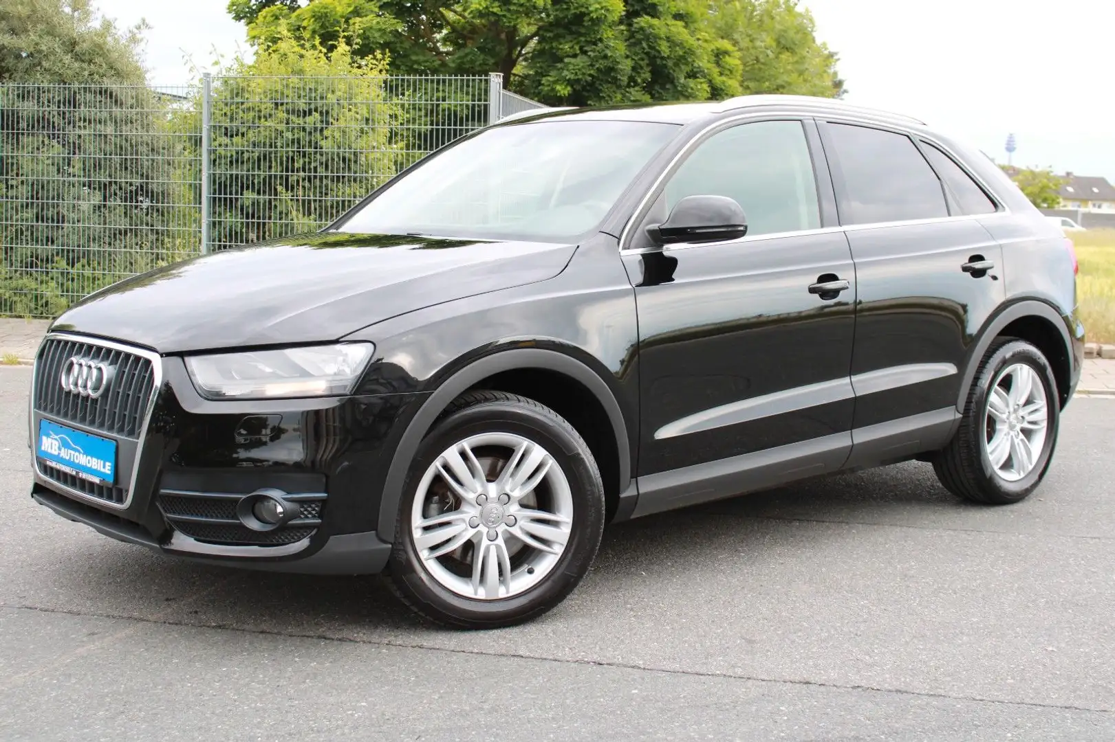 Audi Q3 2.0 TFSI quattro Sitzhzg. Klima PDC 17"Alu Schwarz - 2