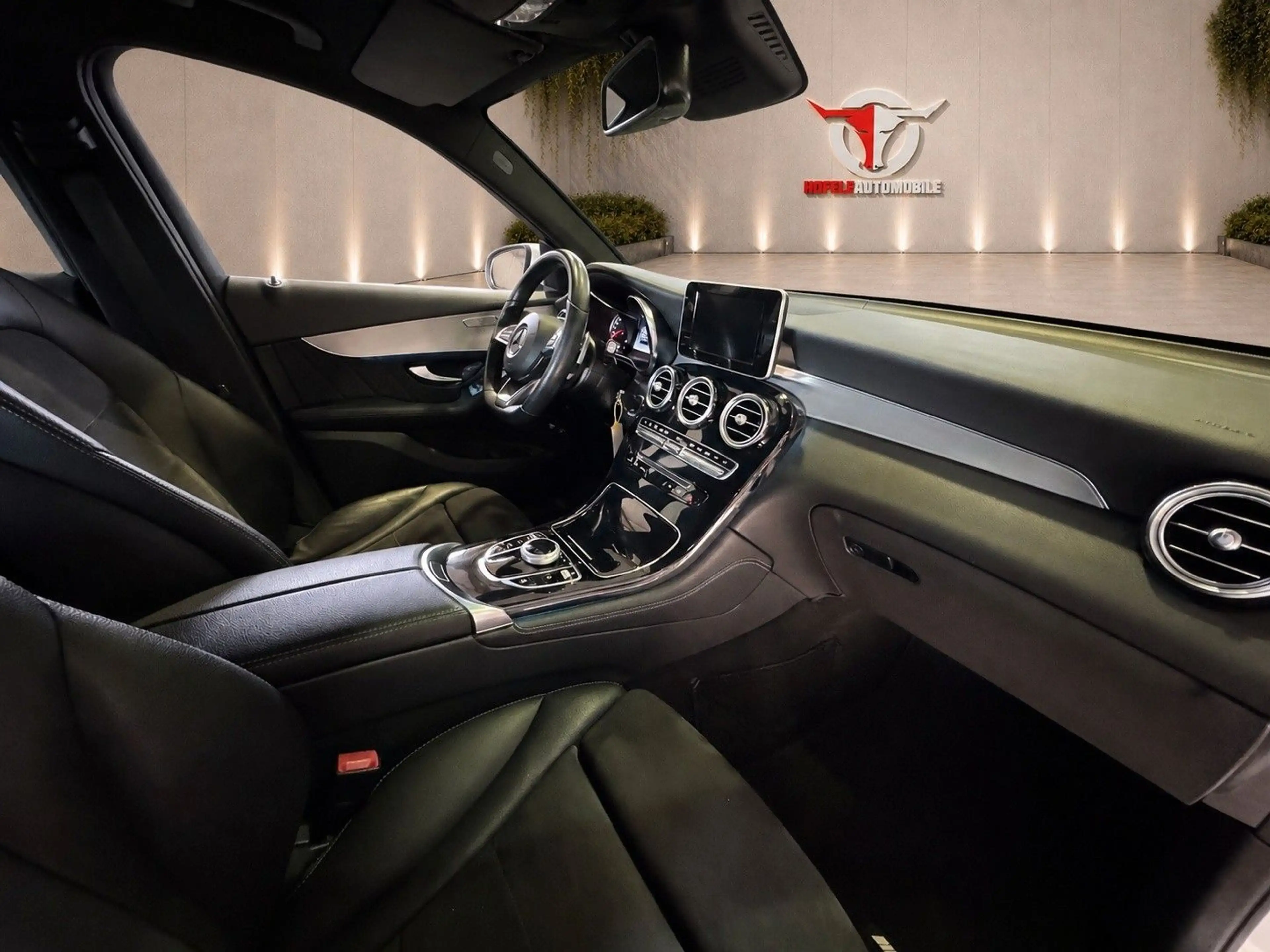Mercedes-Benz GLC 250 d 4Matic*AMG/LED/AHK/TEMPO* — photo 11