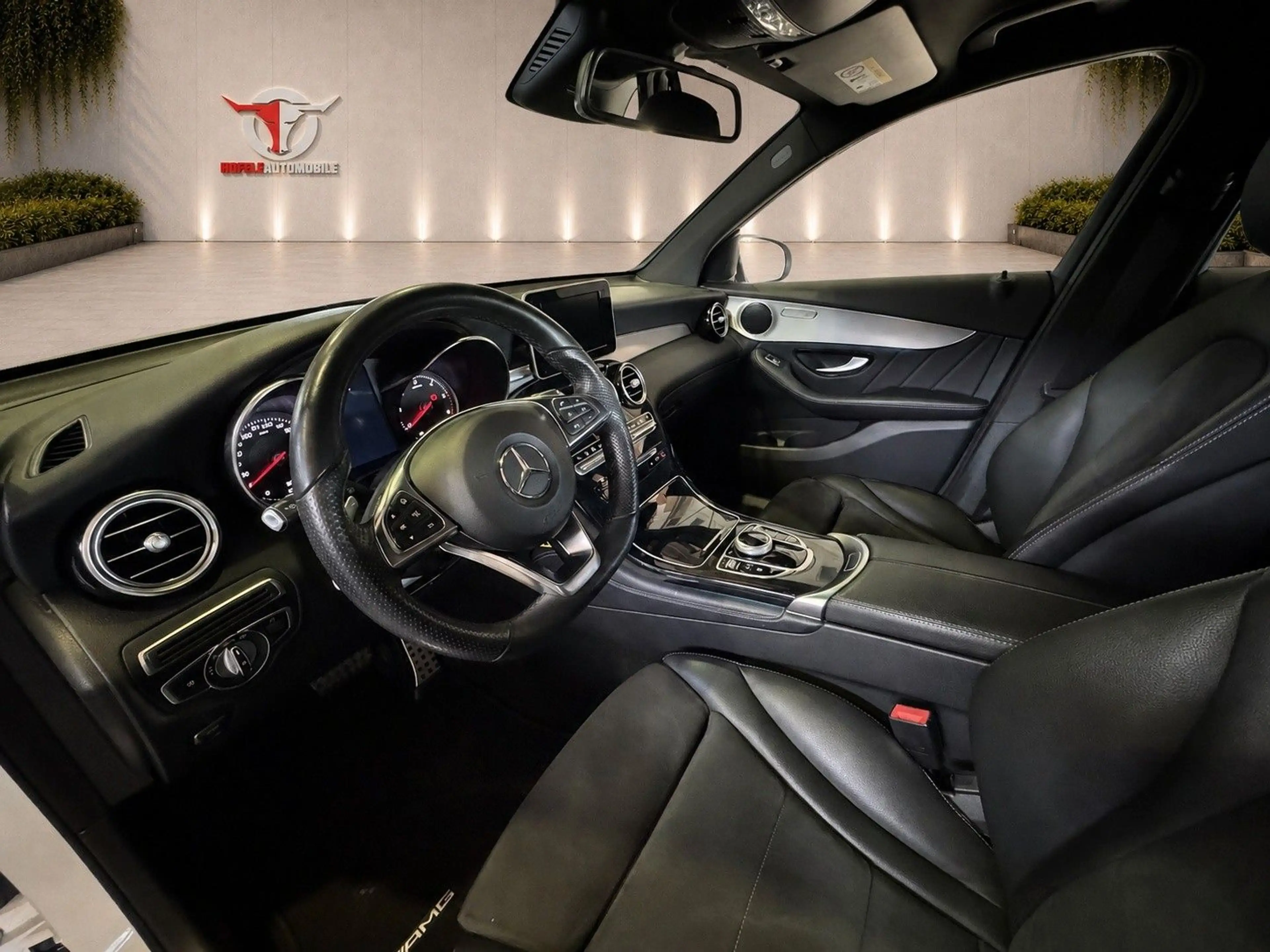 Mercedes-Benz GLC 250 d 4Matic*AMG/LED/AHK/TEMPO* — photo 9