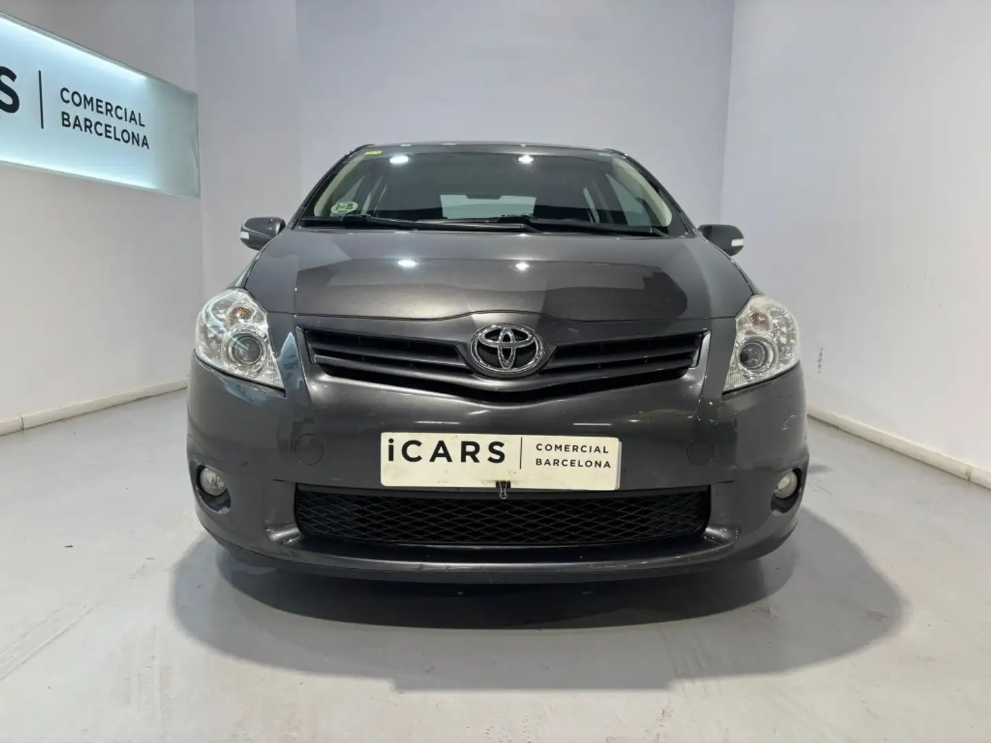Toyota Auris 1.4D-4D Active Plateado - 2