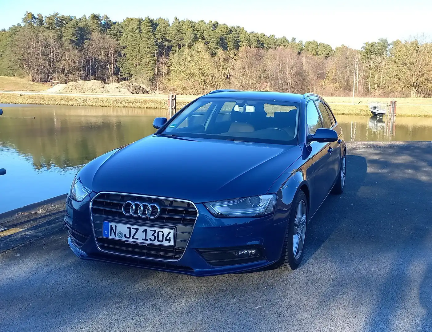 Audi A4 Ambition Blau - 1