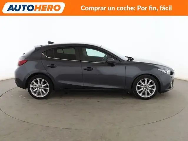 Mazda Mazda3 view 7