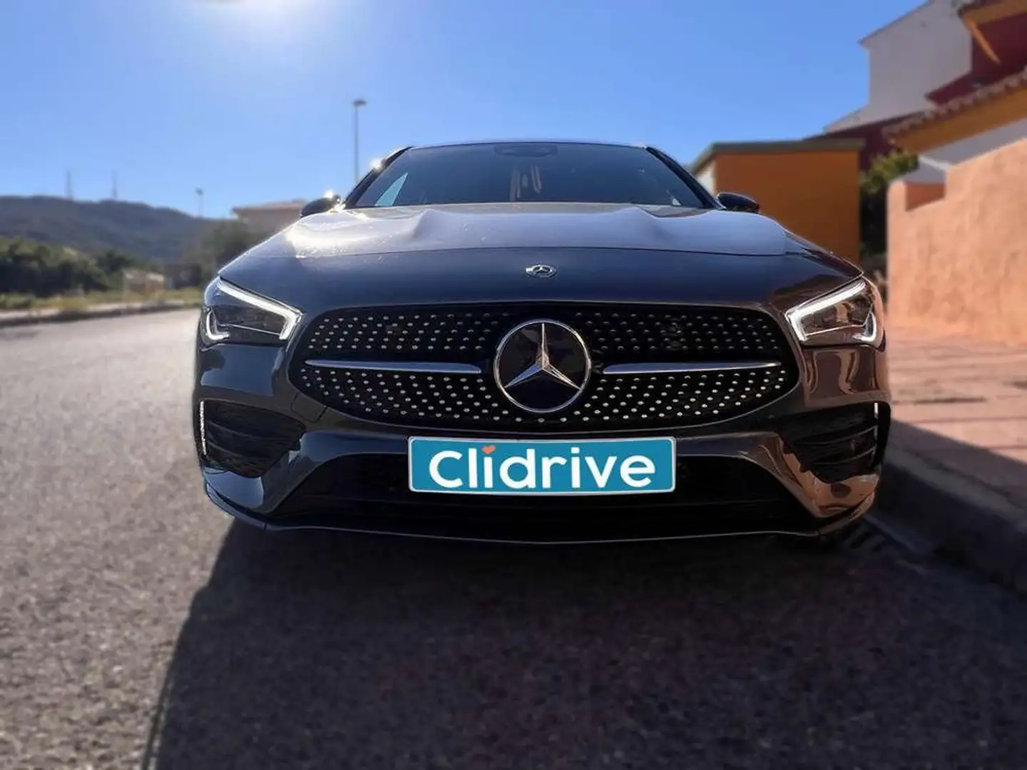 Mercedes-Benz CLA 200 Shooting Brake 7G-DCT Gris - 2