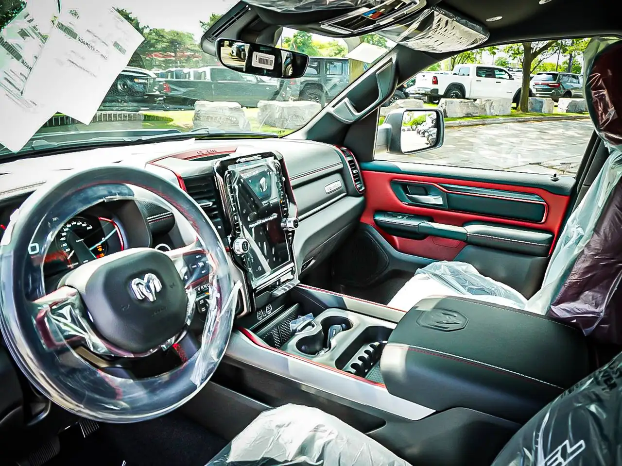RAM 1500 снимка RAM 1500