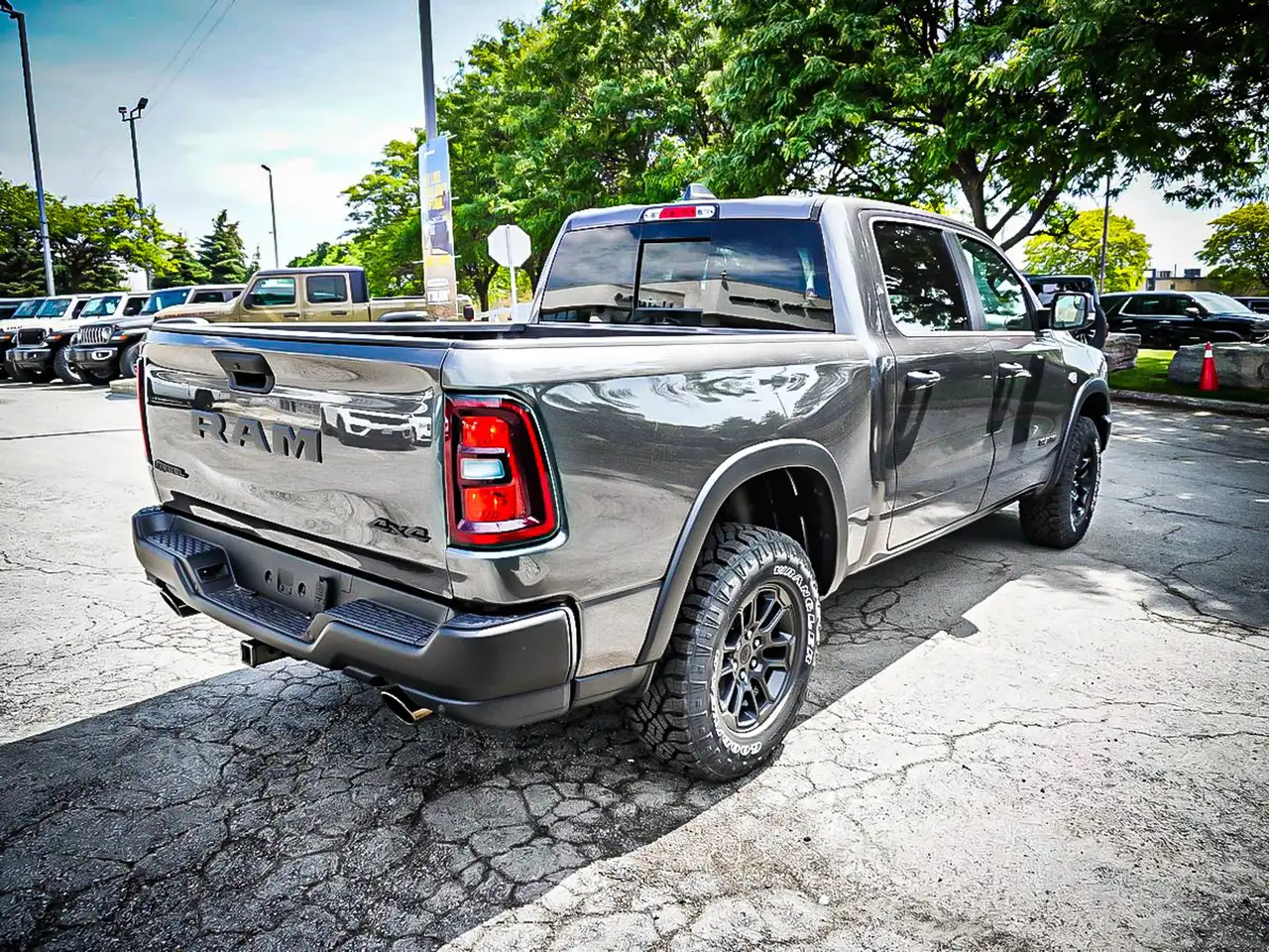 RAM 1500 снимка RAM 1500