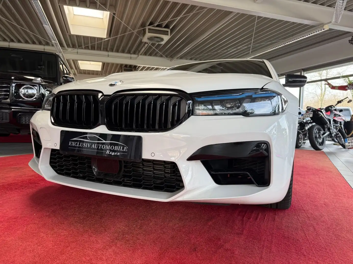 BMW 530 M-Paket Limousine M5 Optik Leder Led Weiß - 1